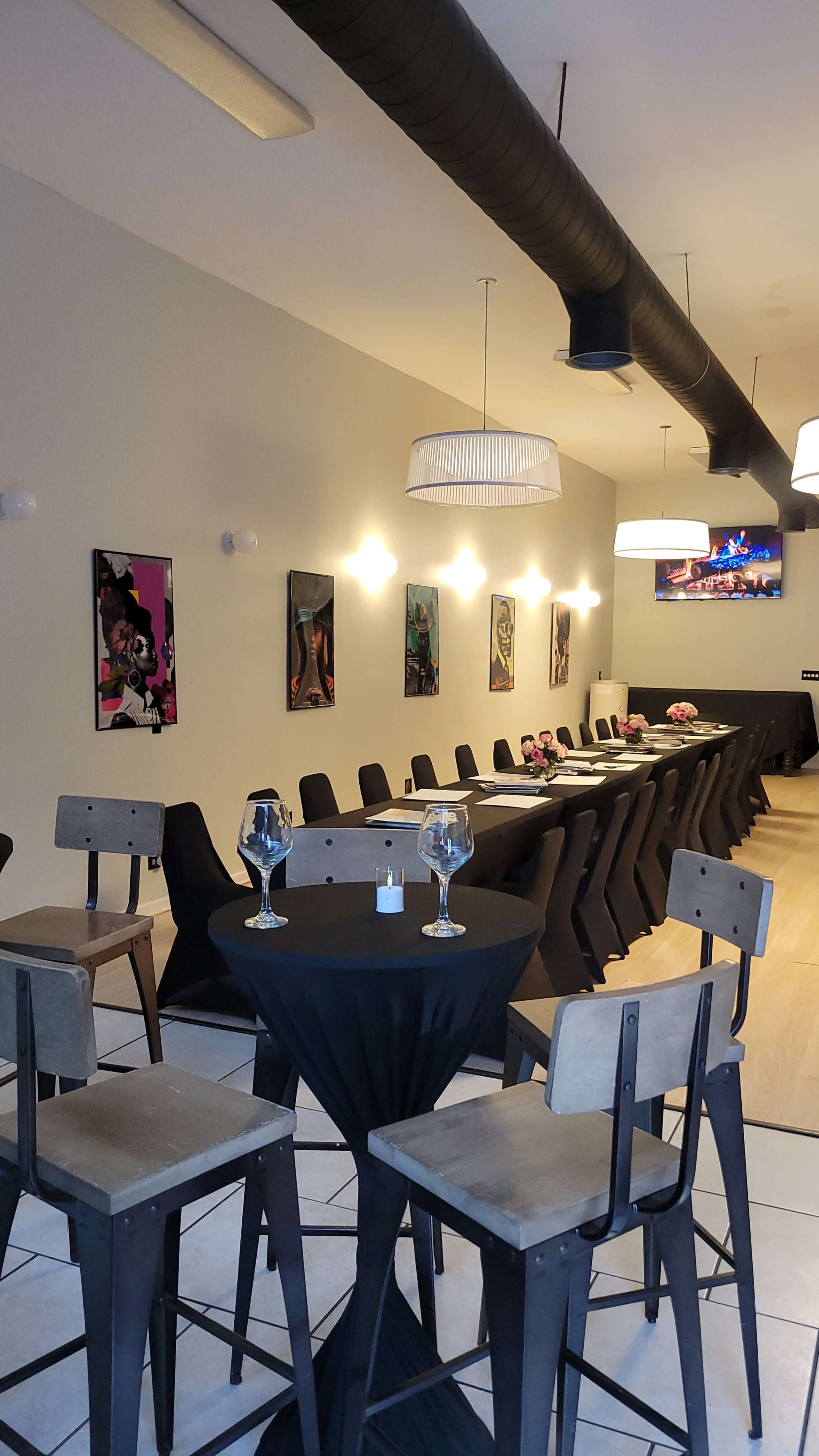 A Sophisticated Humboldt Park Gallery Image in Humboldt Park, Chicago, IL