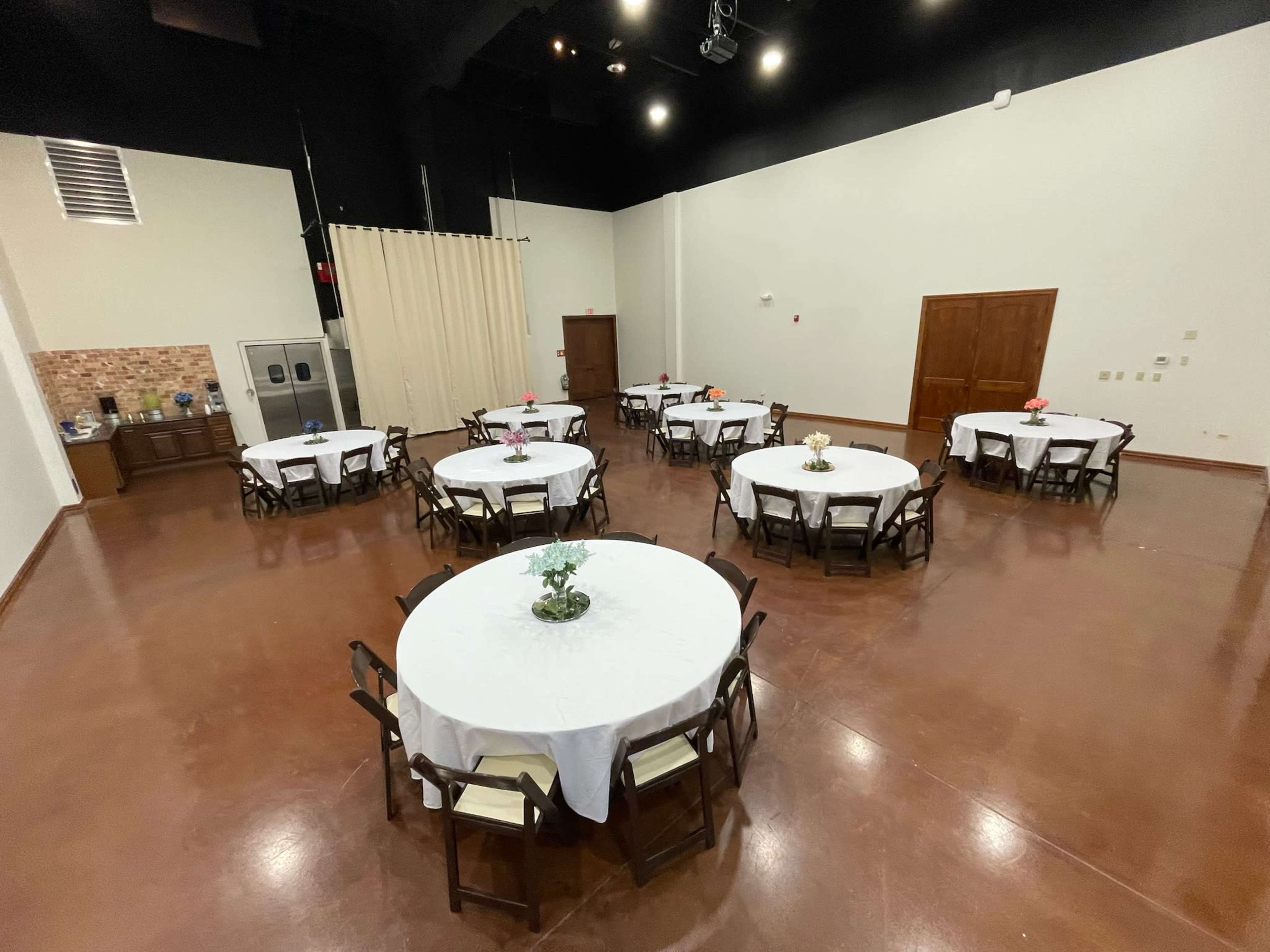 Versatile 1900 sq ft event space for business seminars, community gathers and workshops Image in Du Page Township, Romeoville, IL