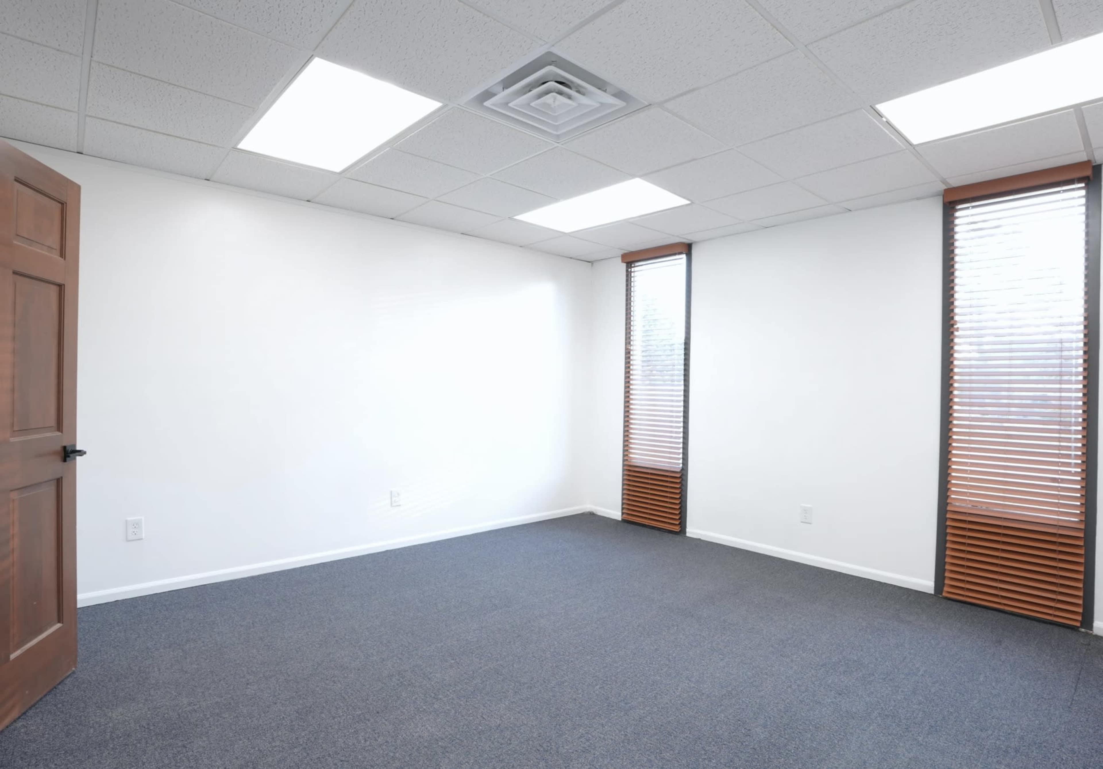 Northeast Oversized Office Space with easy access to Coliseum Shopping Plaza. Image in St Joseph Township, Fort Wayne, IN