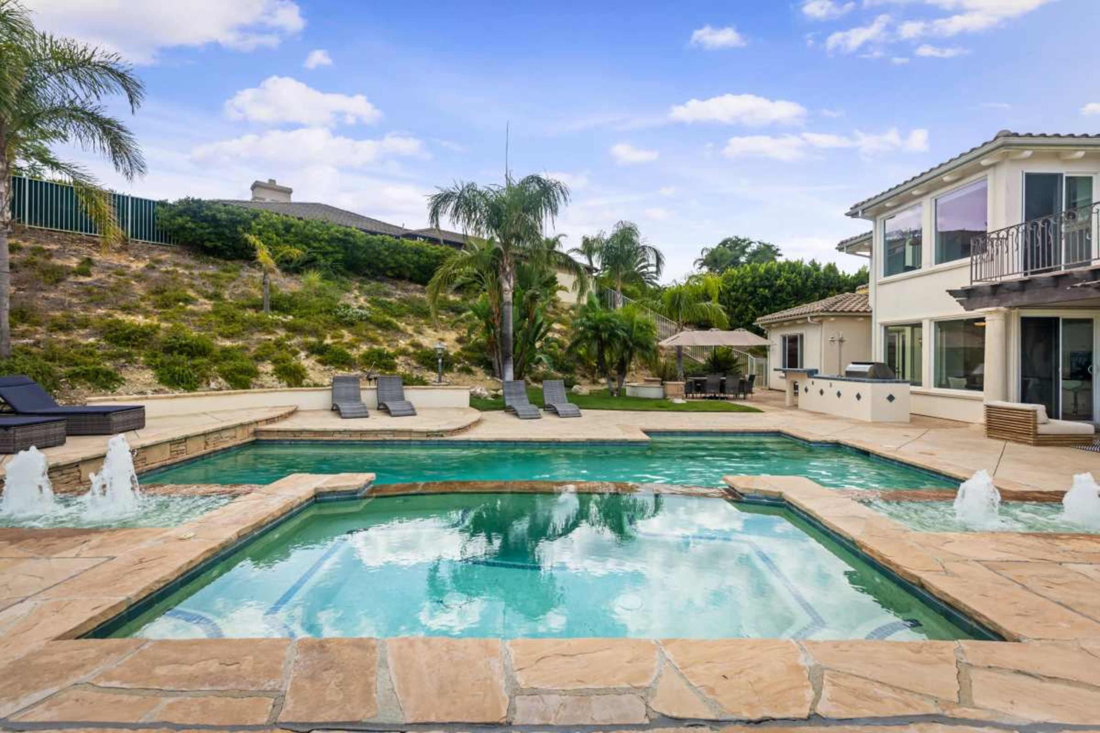 Modern Home with Spectacular Panoramic Views- Pool n Jacuzzi Image in West Hills, West Hills, CA