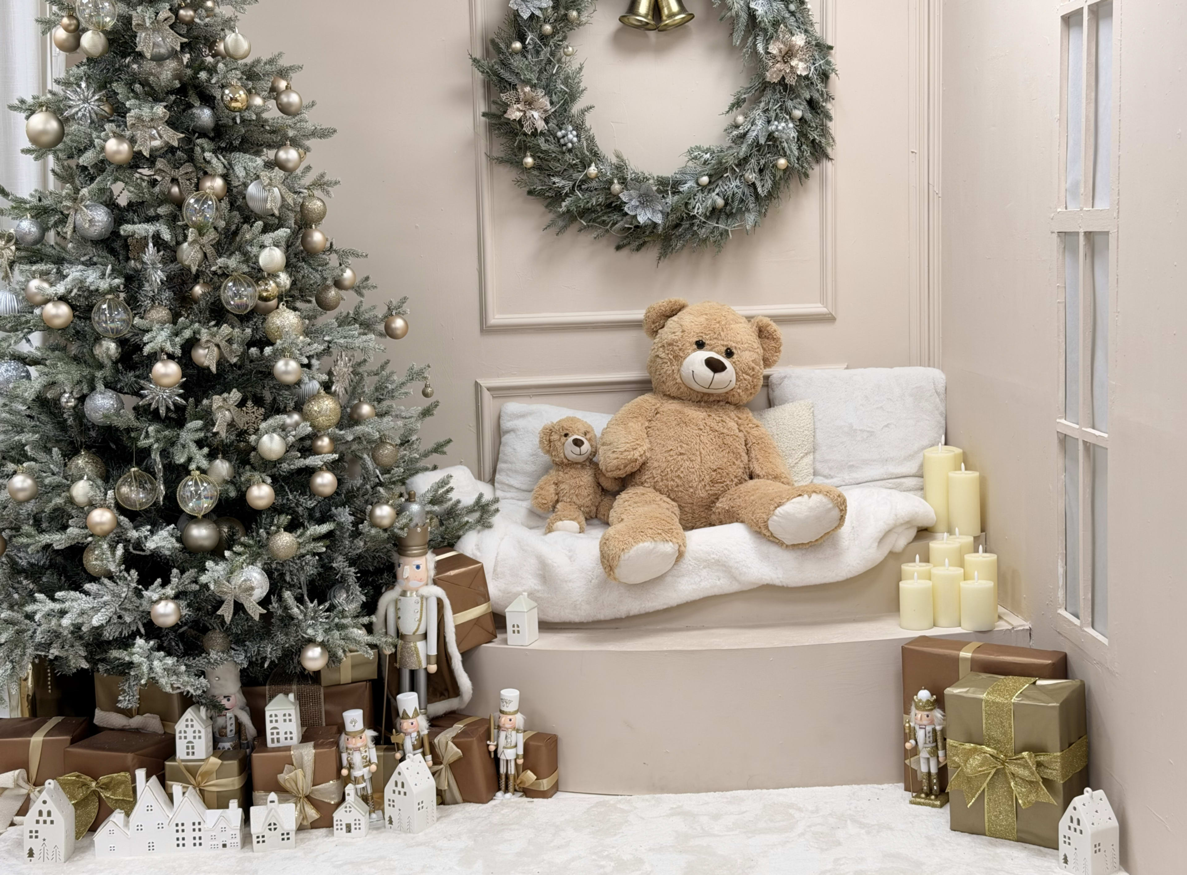 Chingford Studio with Real Christmas Setups Image in Chingford, London, ENG