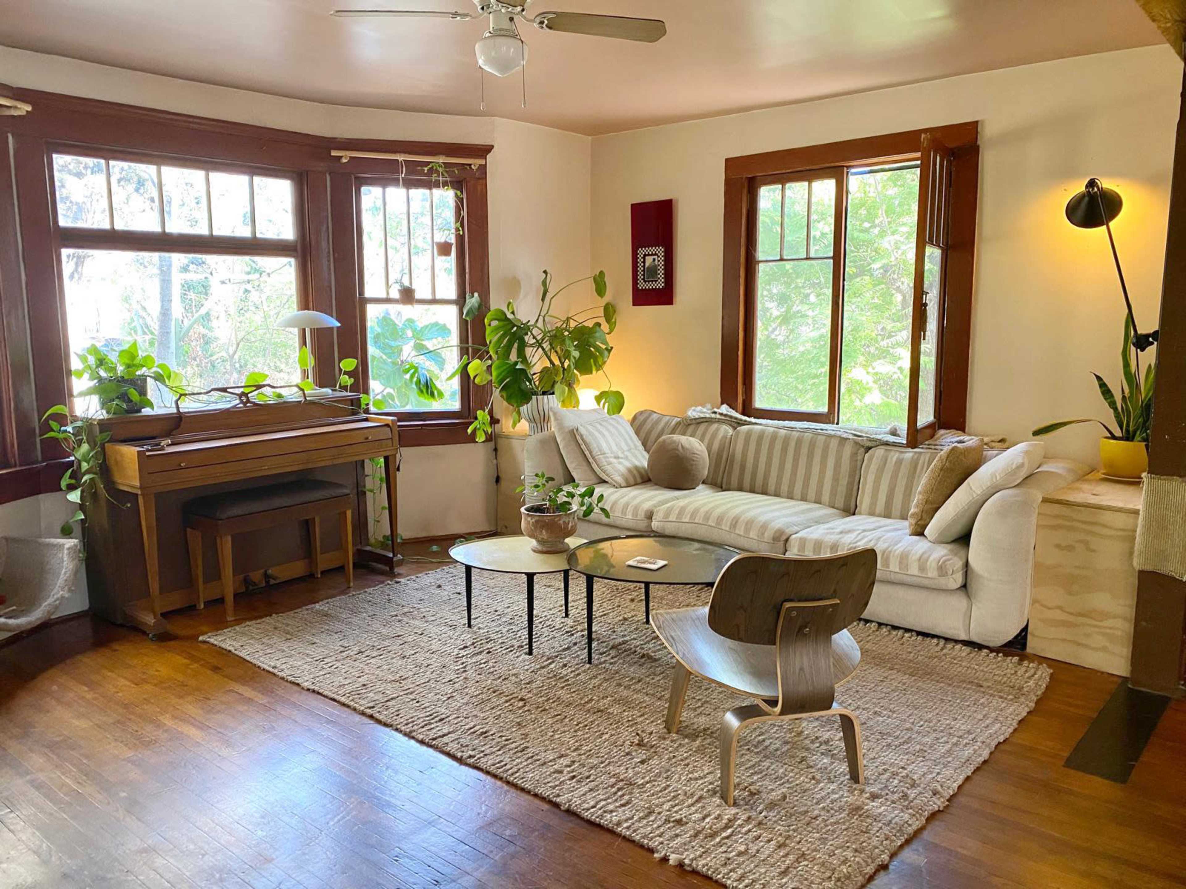 Secluded Victorian House with leafy surroundings Image in Echo Park, Los Angeles, CA