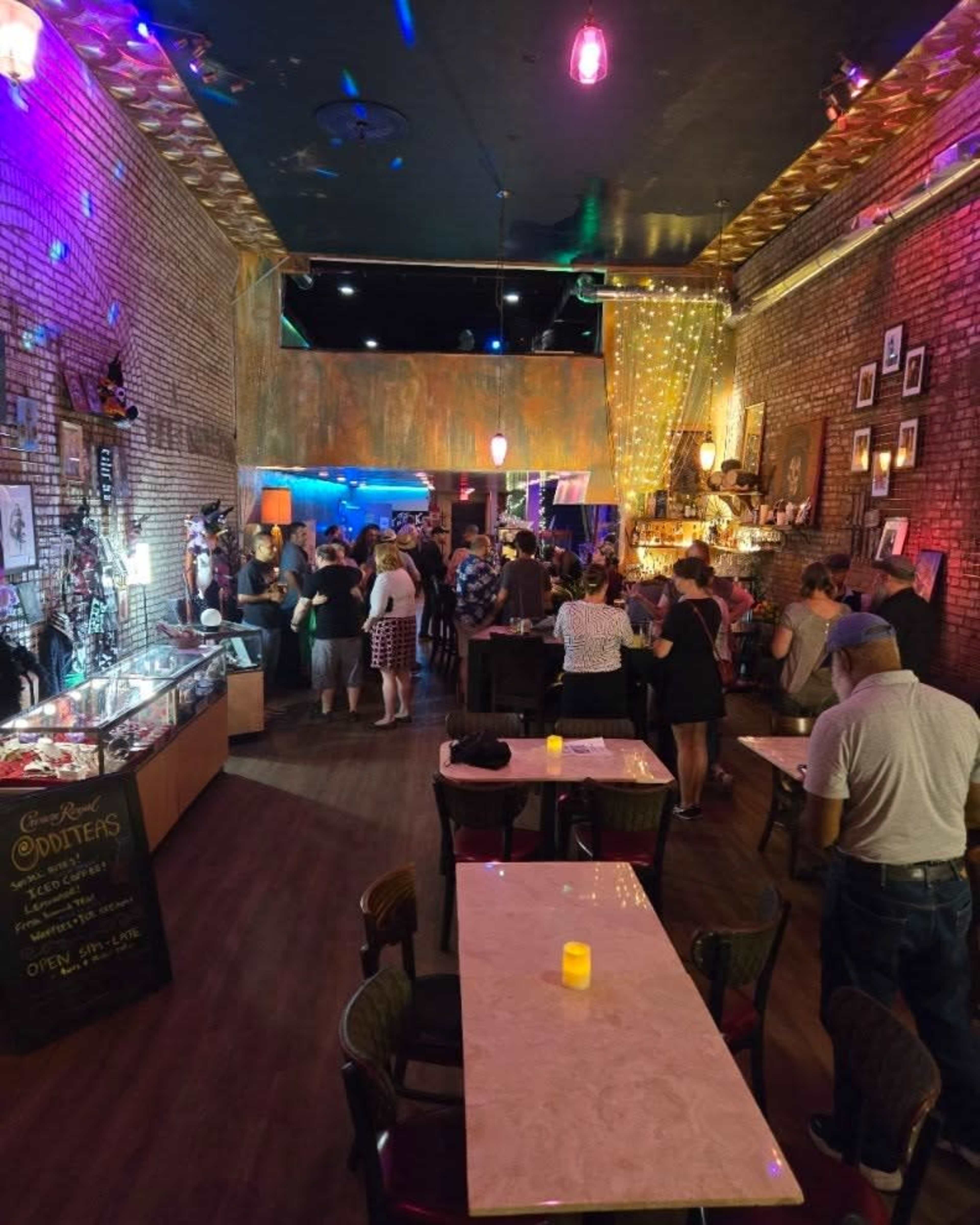 Urban,downtown, multi use spaces.  Bar, cafe, Airbnb, photo studio spaces Image in Downtown, Saint Louis, MO