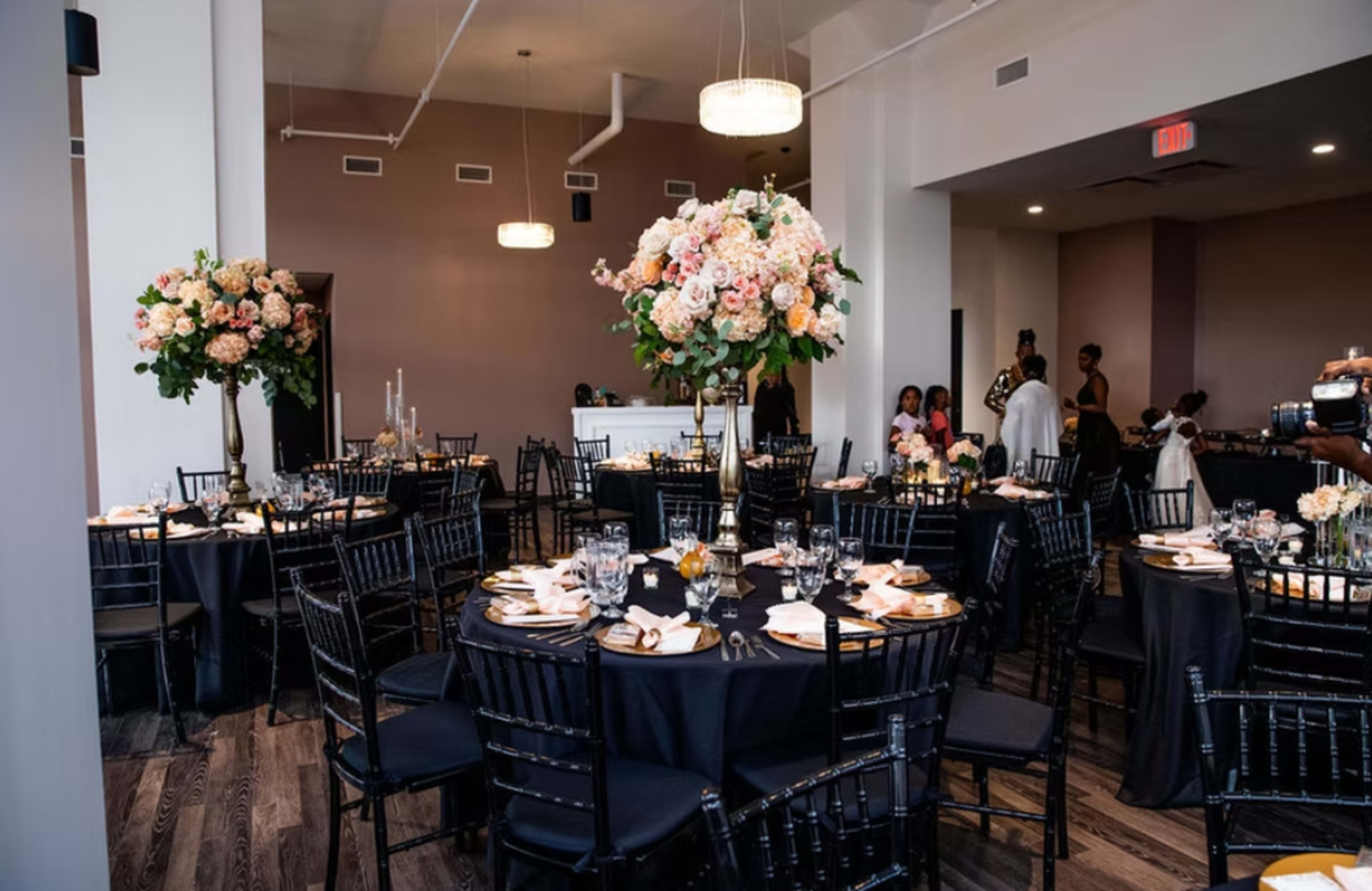 Historic Downtown Charm, Chic Style, Intimate Moments Image in Downtown, Columbus, OH