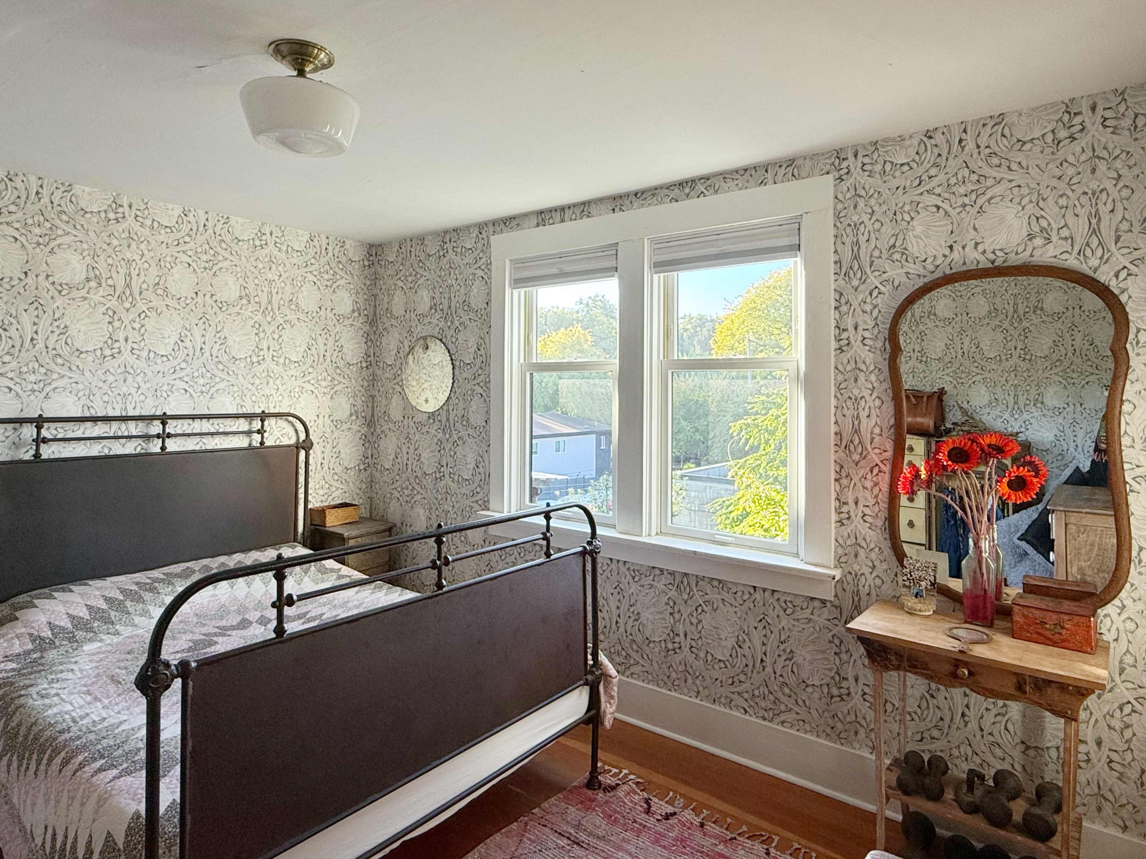 Cool, Comfortable, Vintage Home. Image in East Vancouver, Vancouver, BC