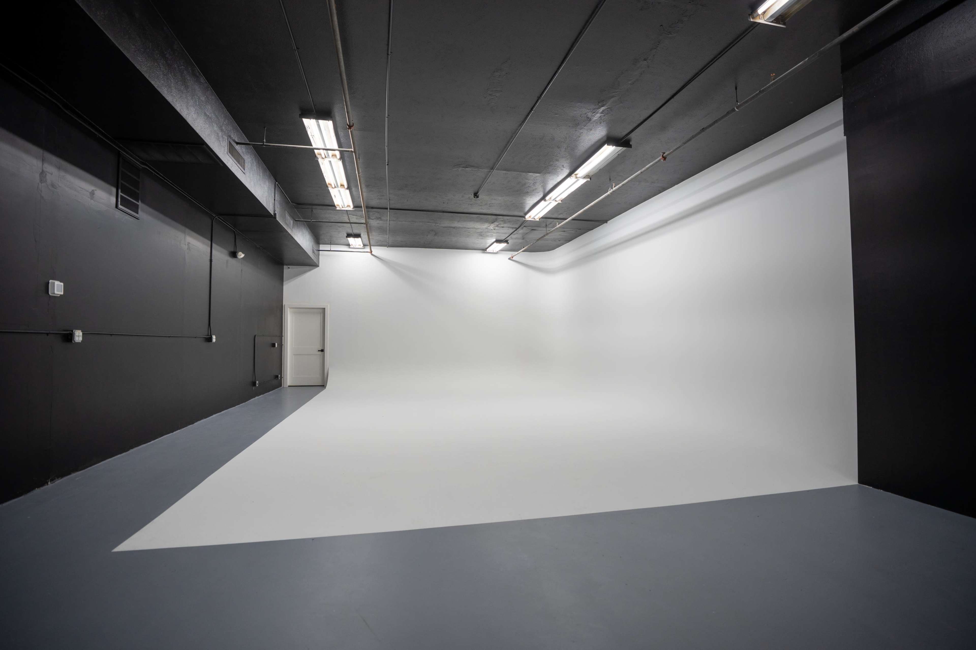 Film and Photography Studio | LARGE White Cyc Wall | Influence Studios Image in Glendale, Glendale, AZ