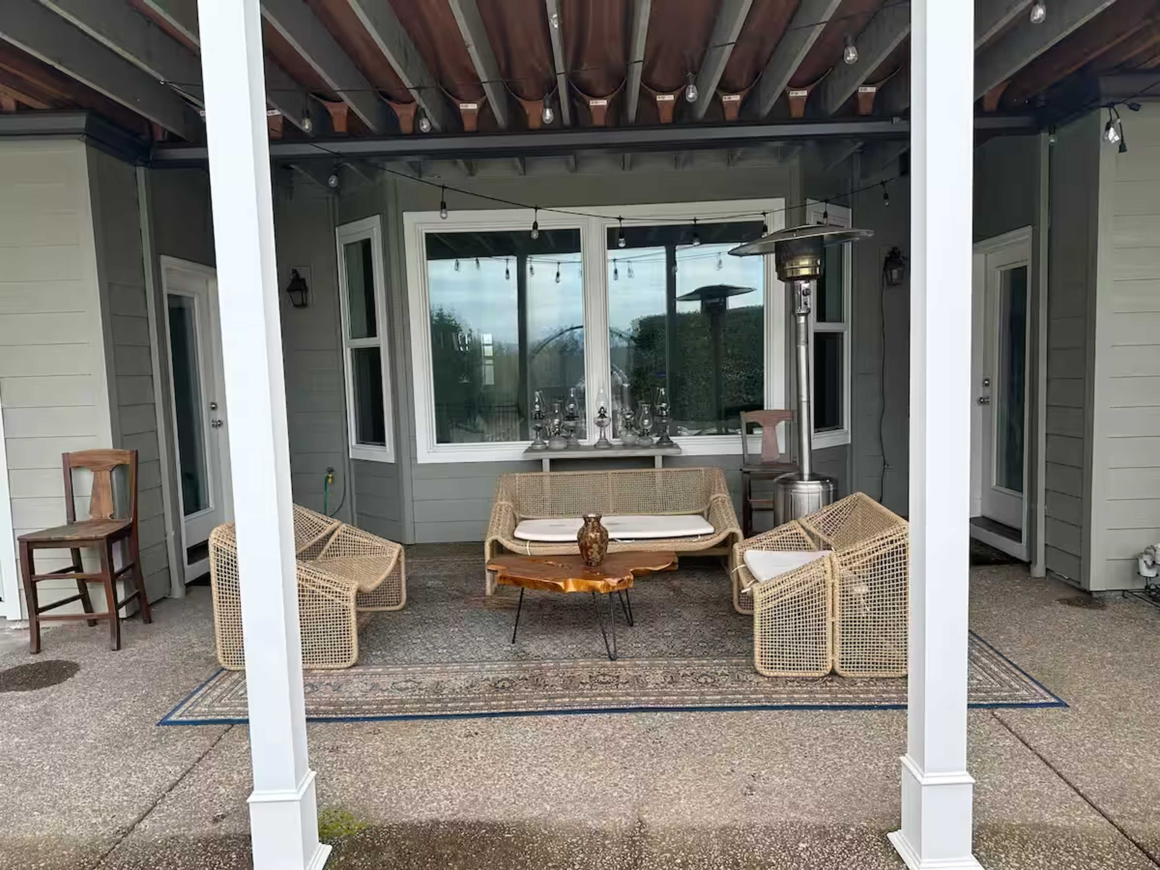 Country Vineyard Estate On 5 Acres With Southern View Image in , Cornelius, OR