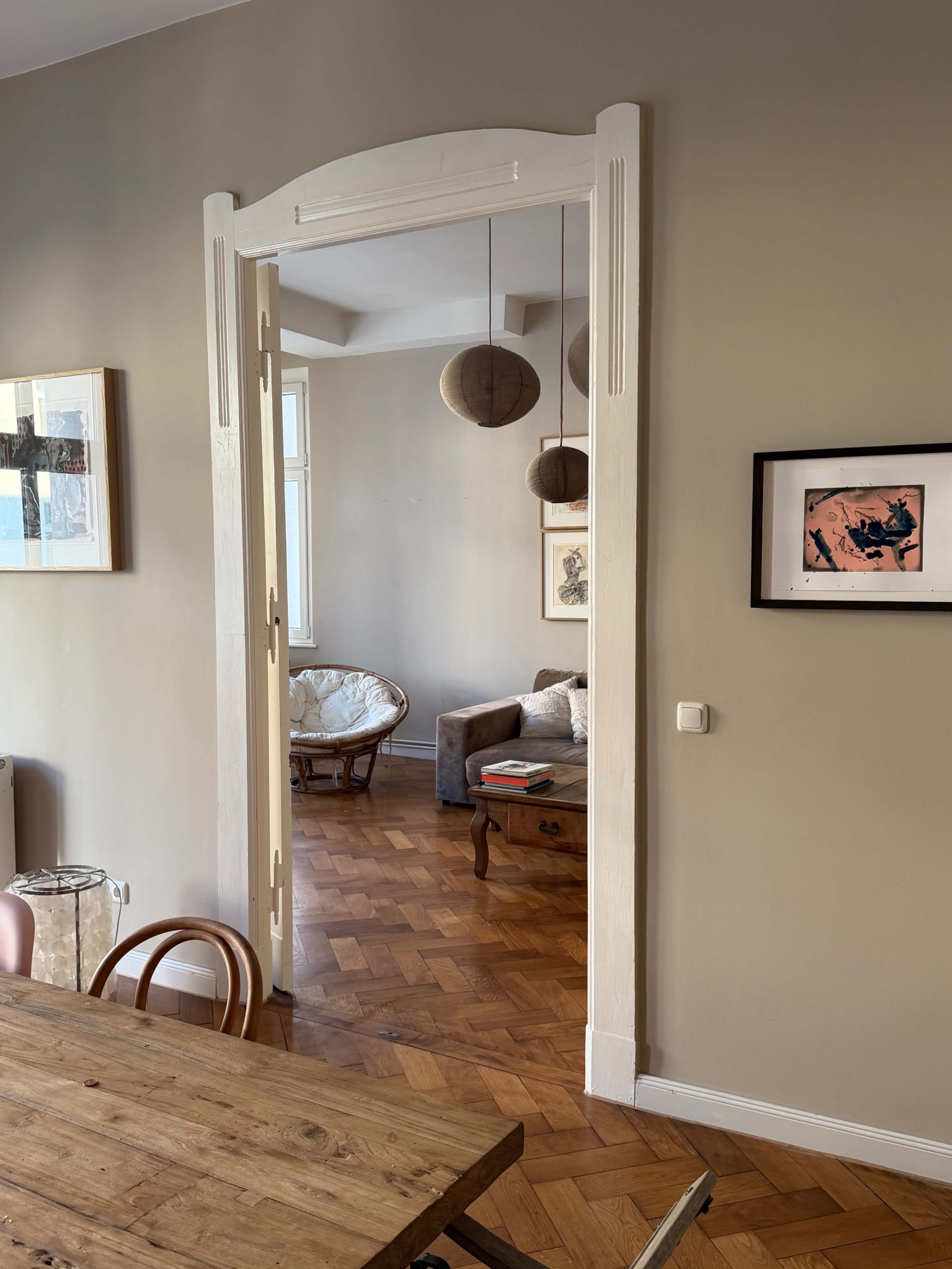 Light-Filled Altbau Apartment with Contemporary Art Vibes Image in Mitte, Berlin