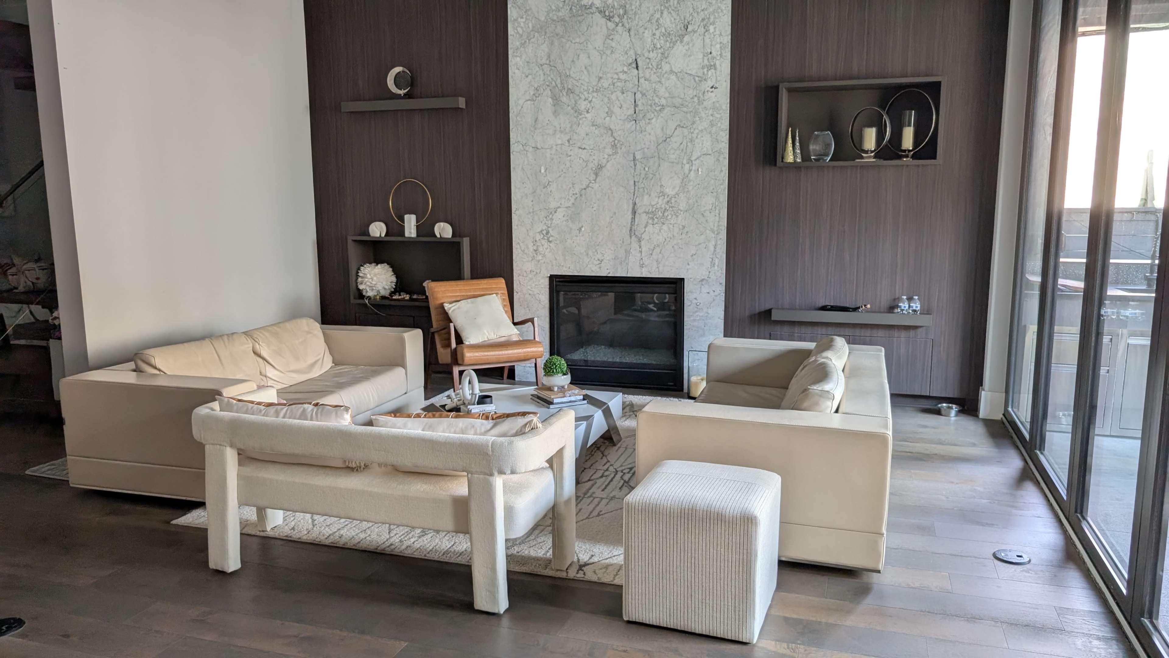 Modern Urban Open Concept Living Image in Bellaire, Bellaire, TX