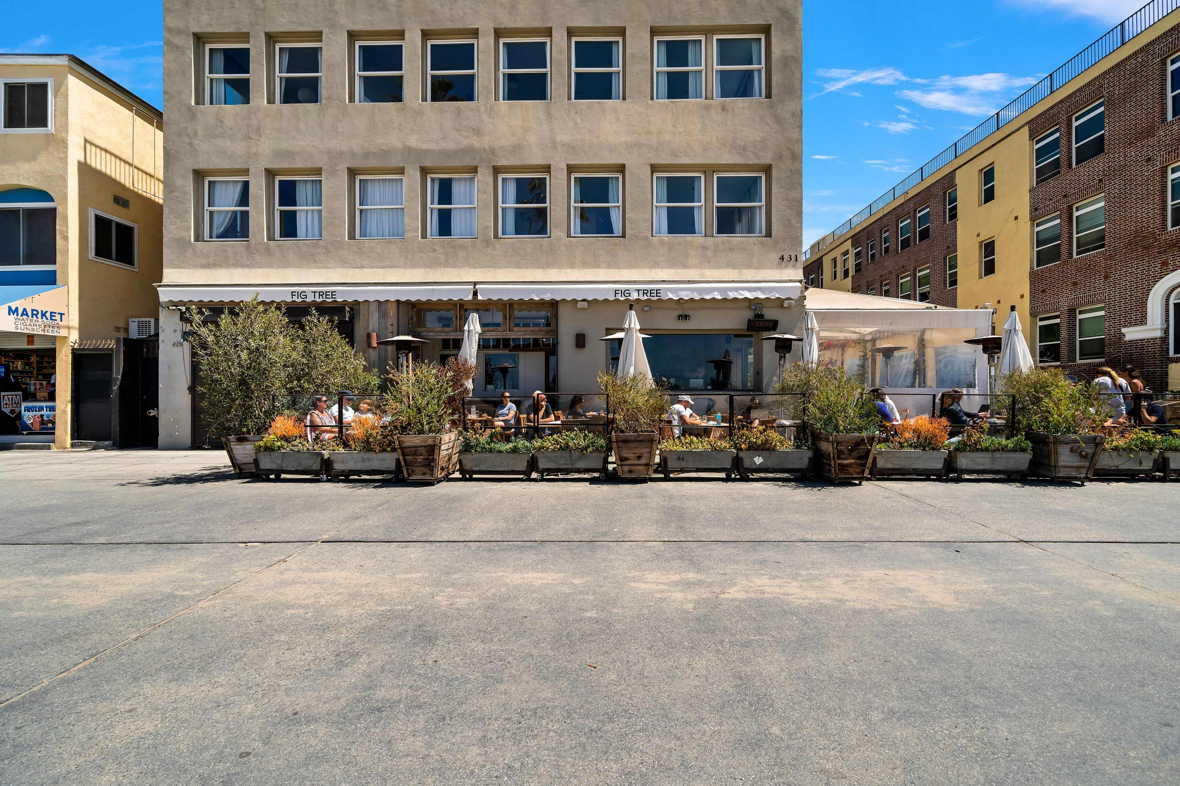 VIBRANT SEASIDE BISTRO Image in Venice, Venice, CA