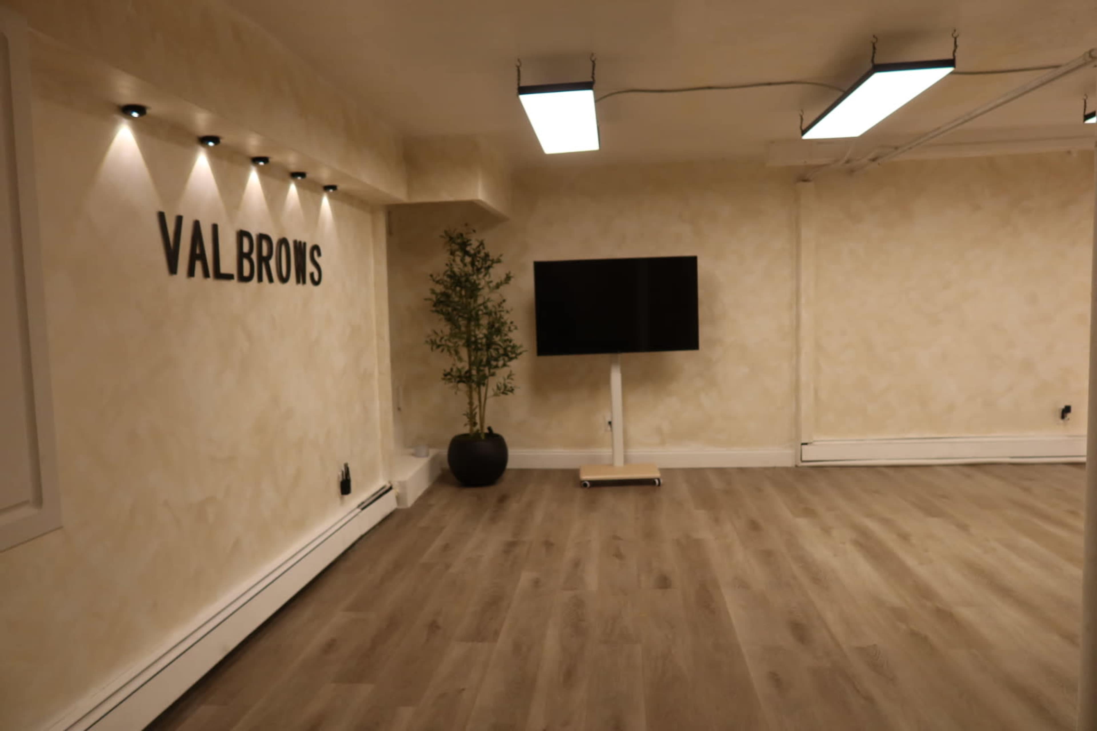 Industrial-Chic Studio in Astoria for Classes & Workshops Image in Astoria, Astoria, NY