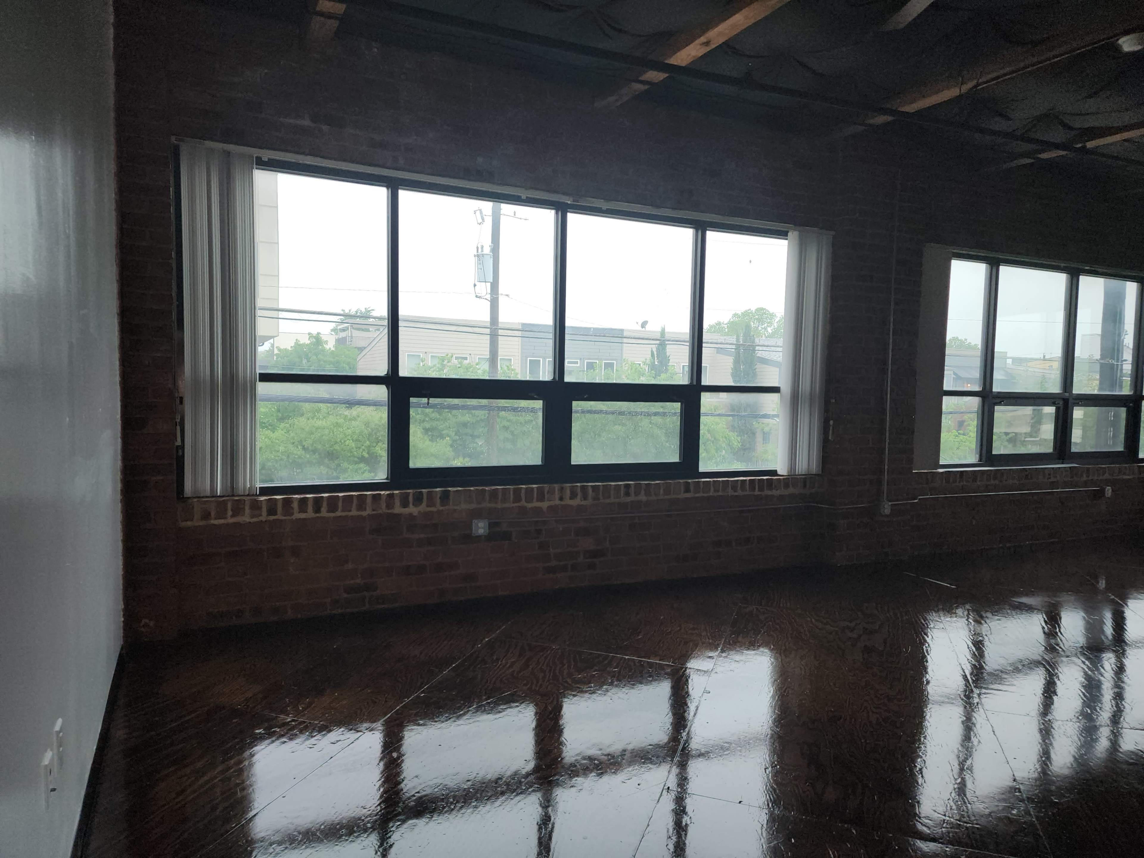 Downtown Loft with Skyline View Image in Cedars, Dallas, TX