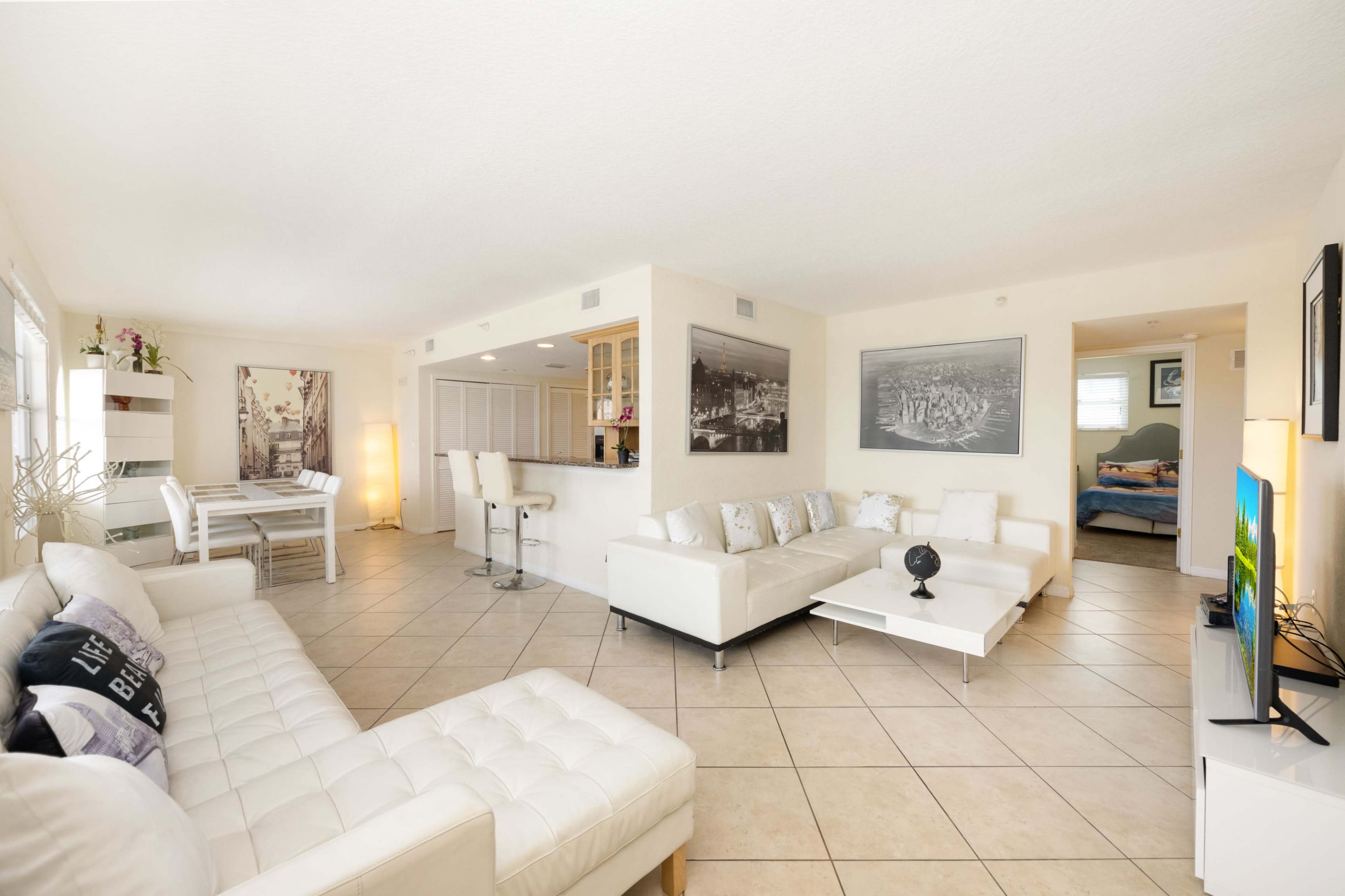 Comfortable Apartment with Convenient Location Image in Clearwater Beach, Clearwater, FL