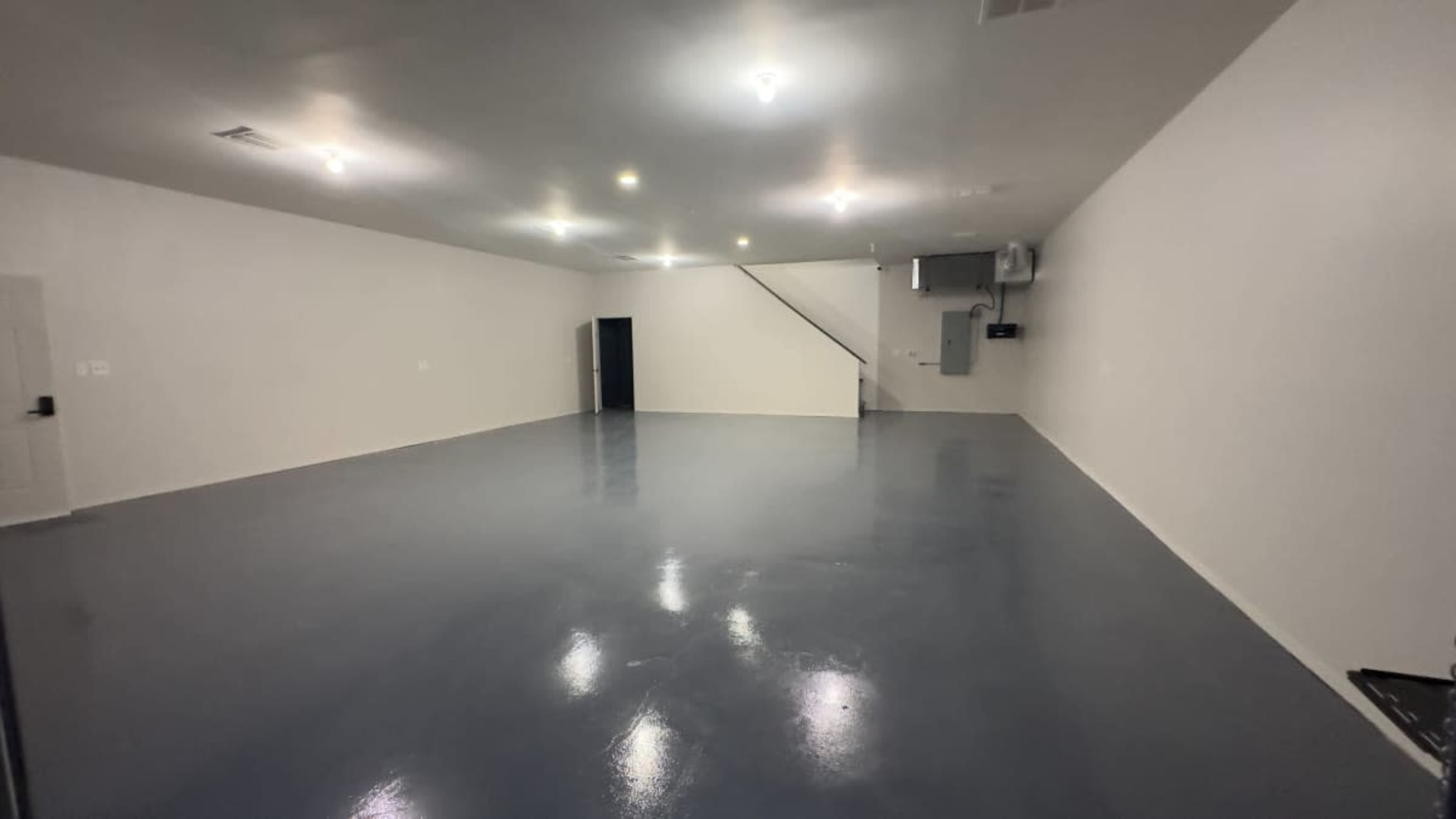 Urban Open Studio: Industrial Heart of Phoenix - Ideal for Photography, Videography, Events, Seminars, and Work Space Image in Central City, Phoenix, AZ