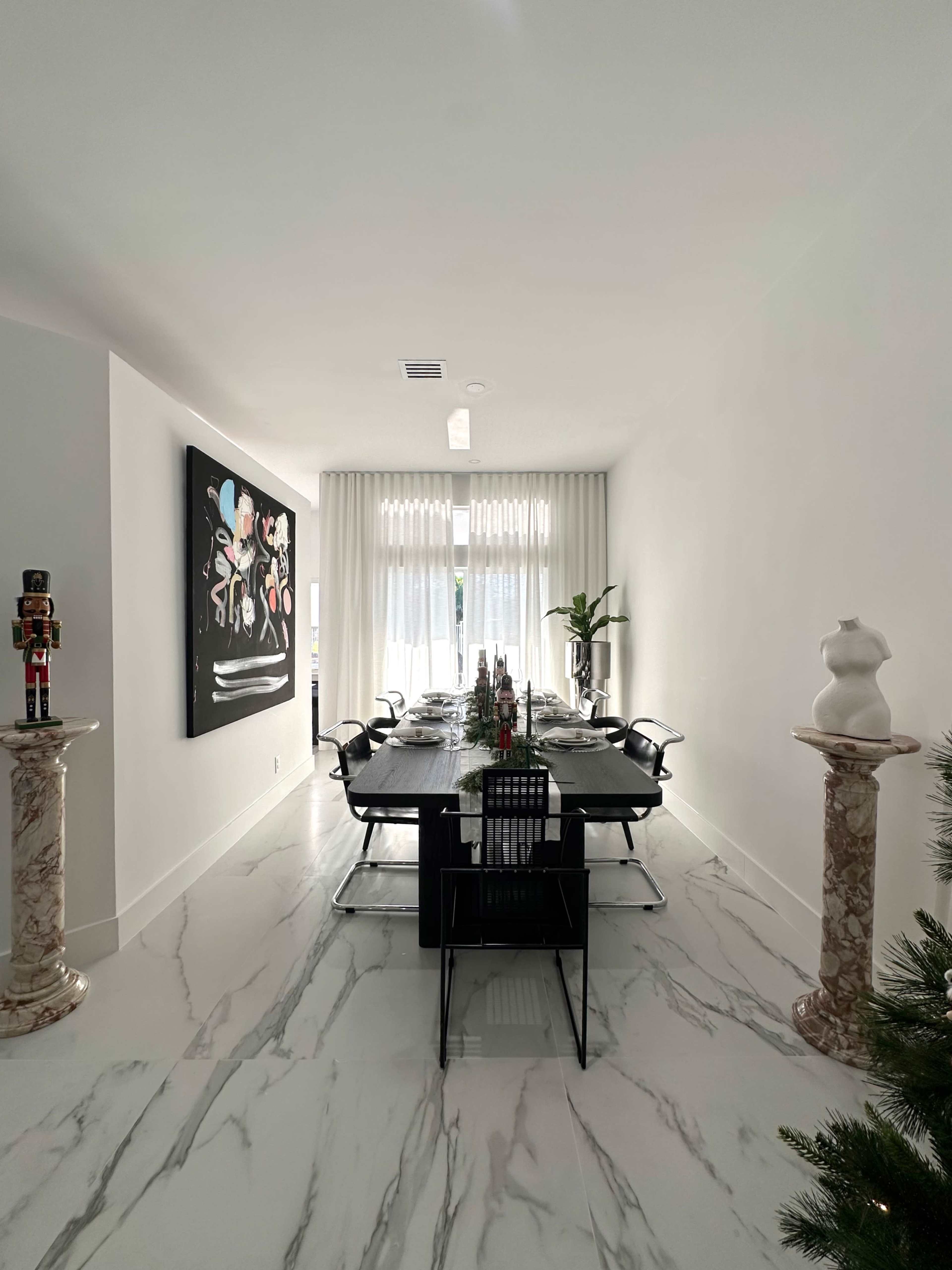 Contemporary Chic Home with Elegant Dining Space Image in Weston, Weston, FL