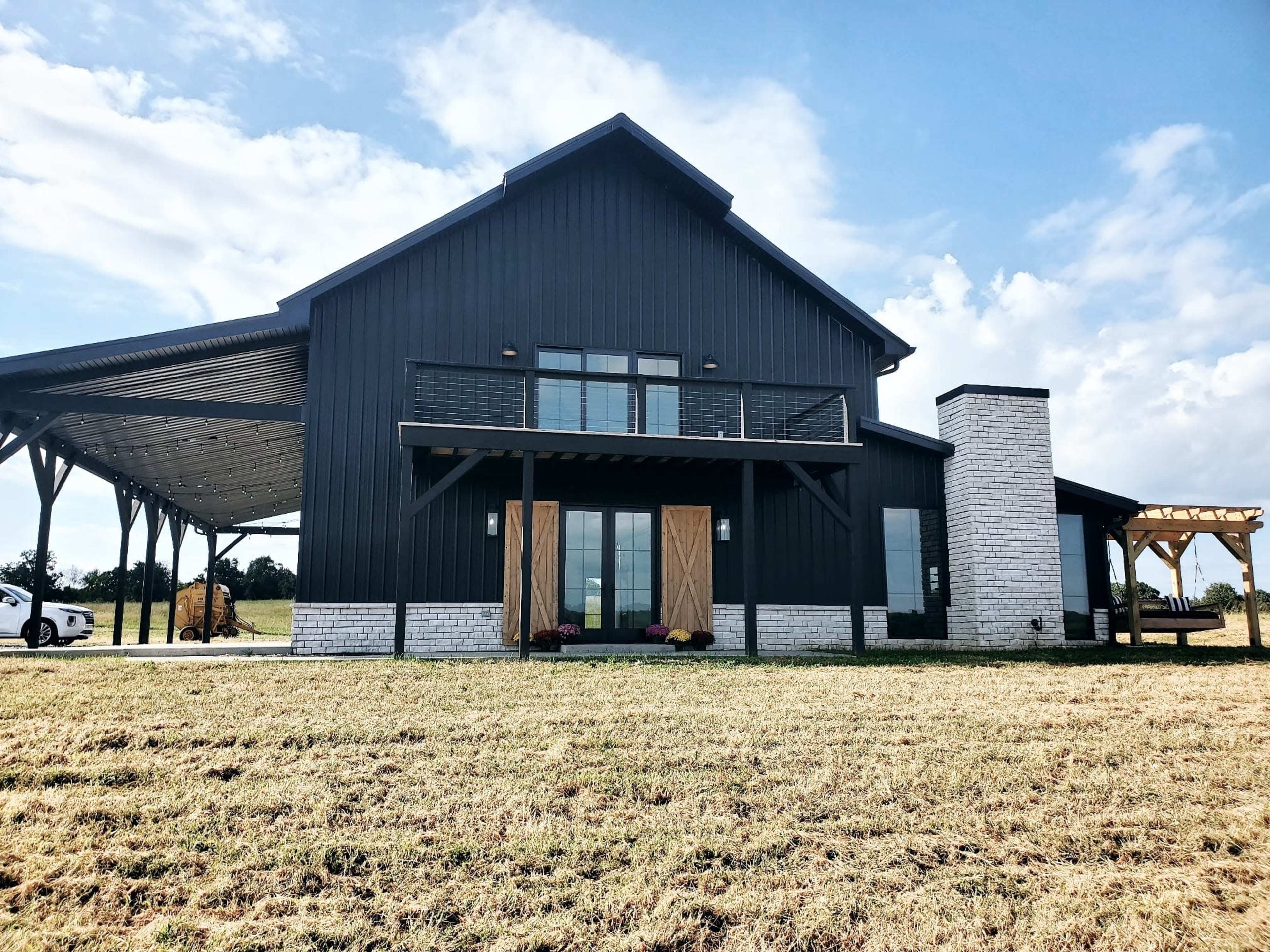 Modern Barn Style Event Space Image in , Jonesborough, TN