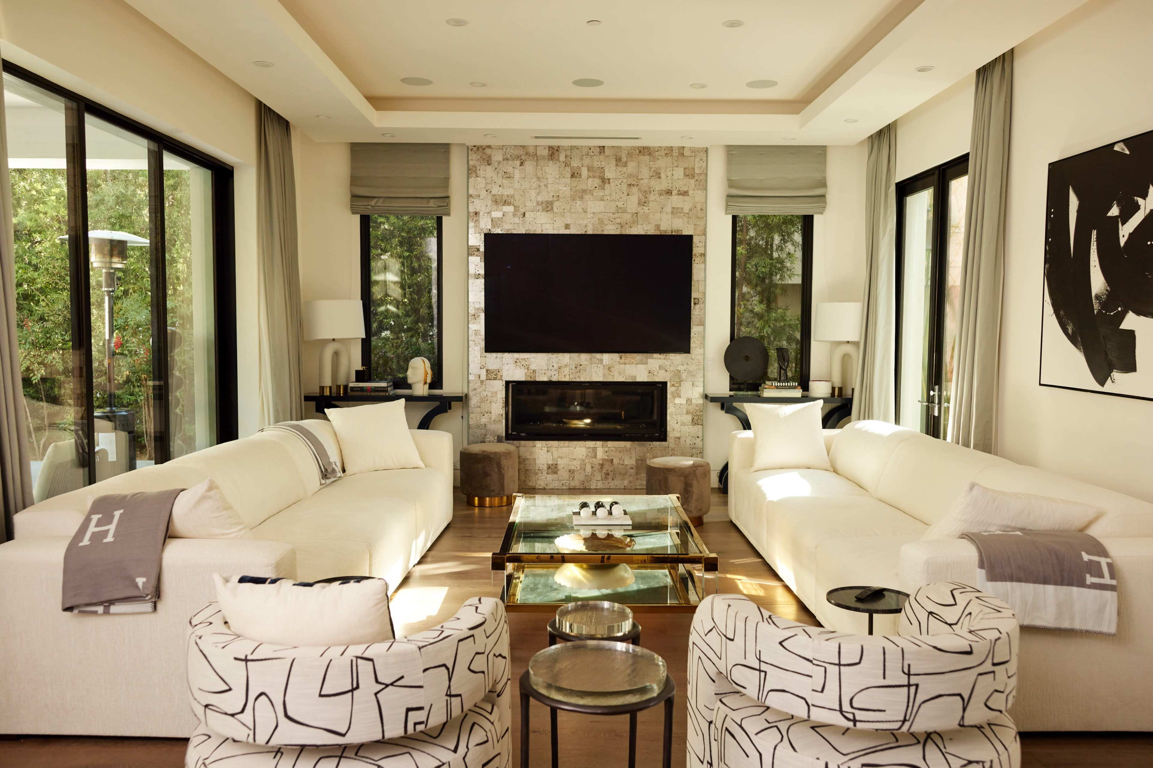 MODERN LUXURY MANSION ESTATE WITH GREAT NATURAL LIGHT Image in Brentwood, Los Angeles, CA