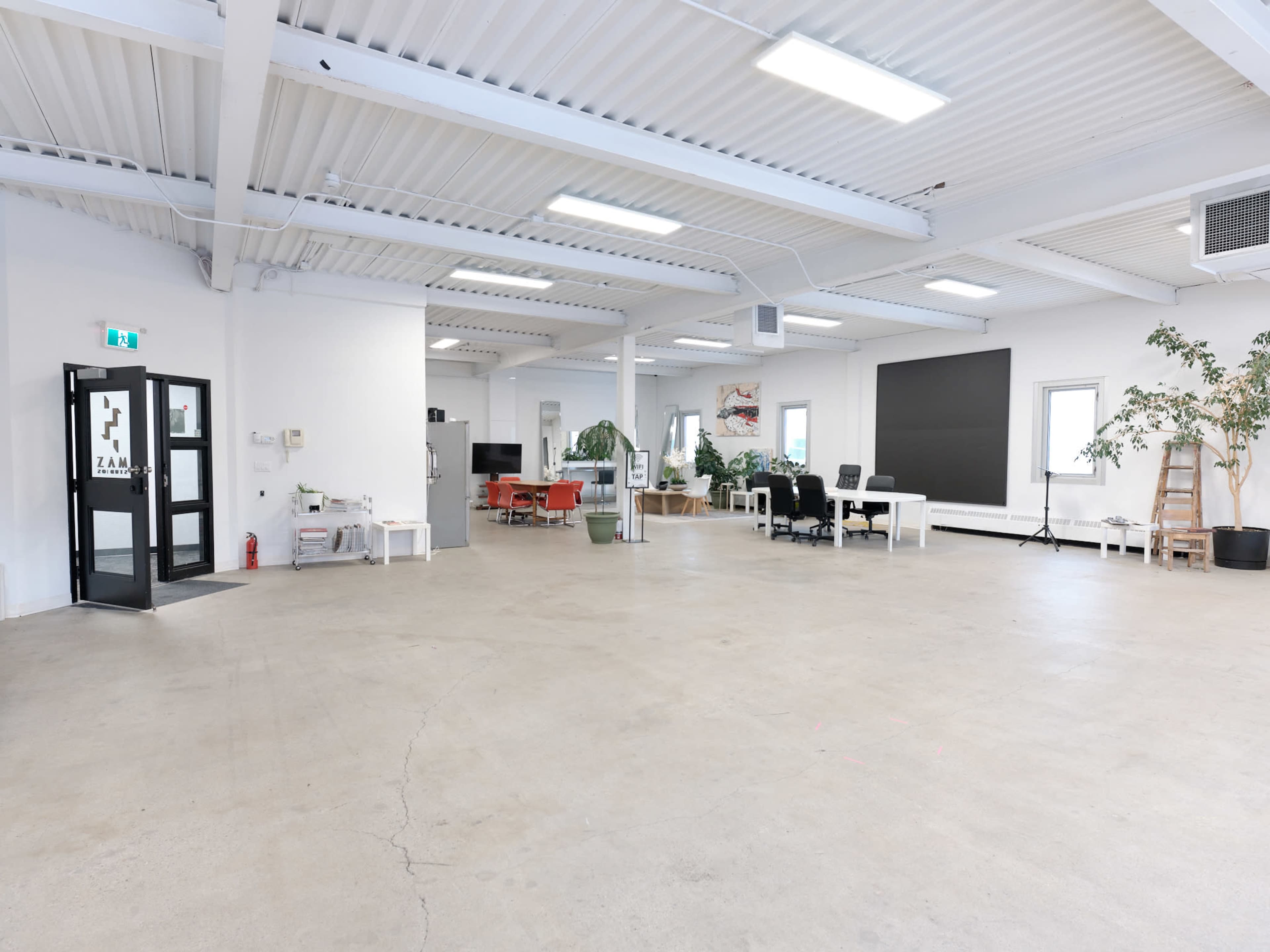 Modern studio in Calgary Downtown Image in Beltline, Calgary, AB