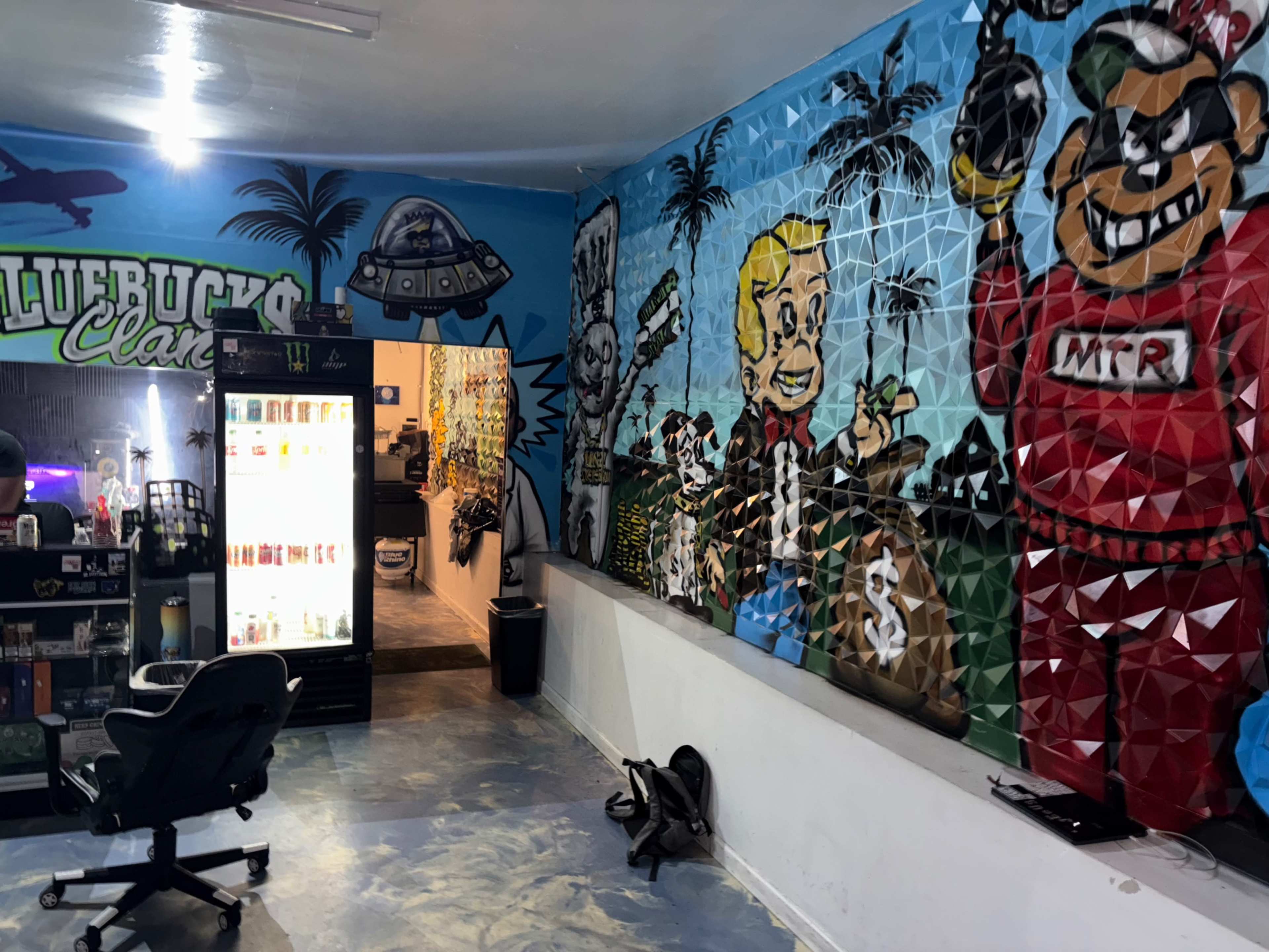 Nice pop up shop venue for small business or small intimate gathering Image in Central LA, Los Angeles, CA