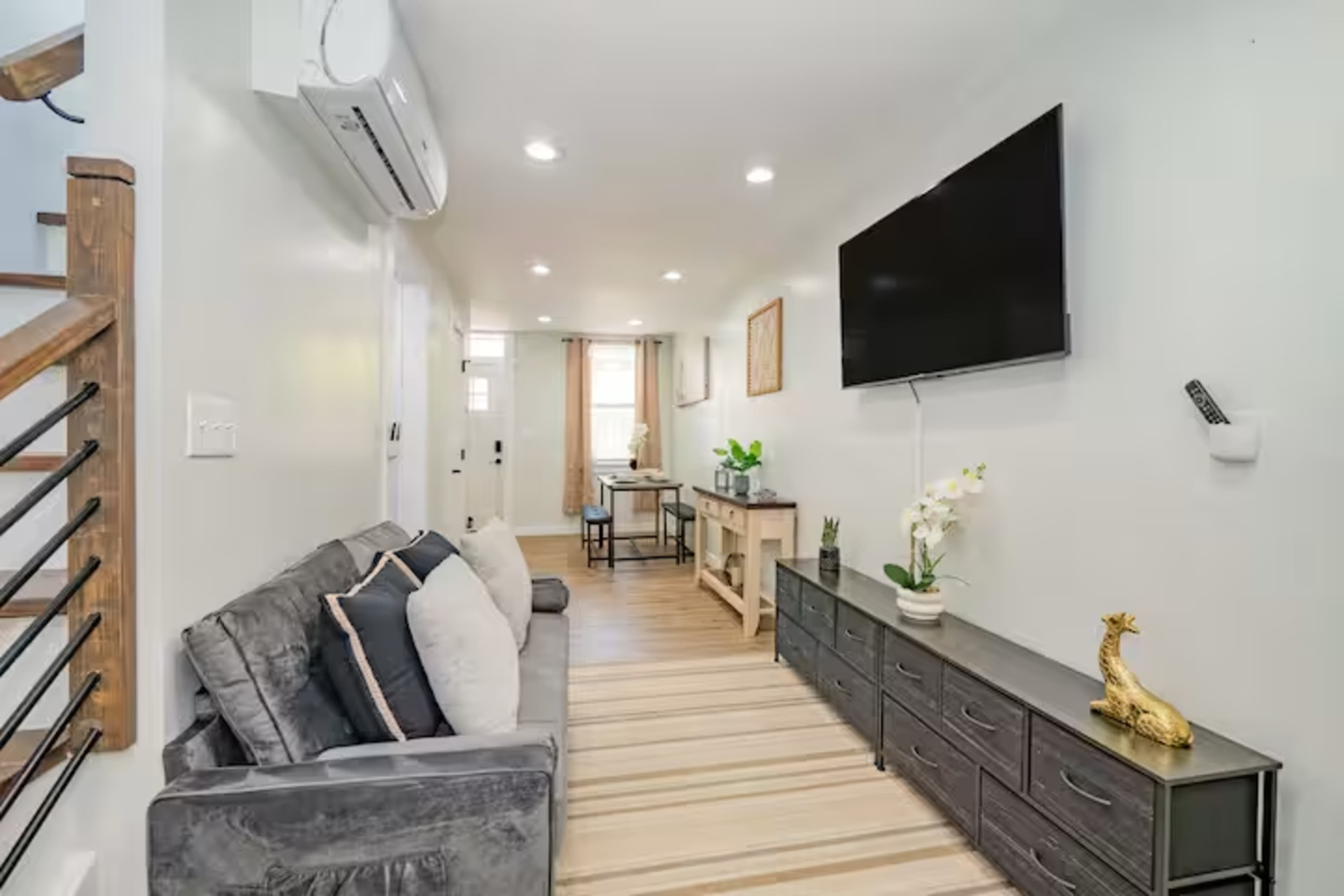 Cozy Central 5Bed 2Ba Near Baltimore's Sports Hubs Image in Pigtown, Baltimore, MD