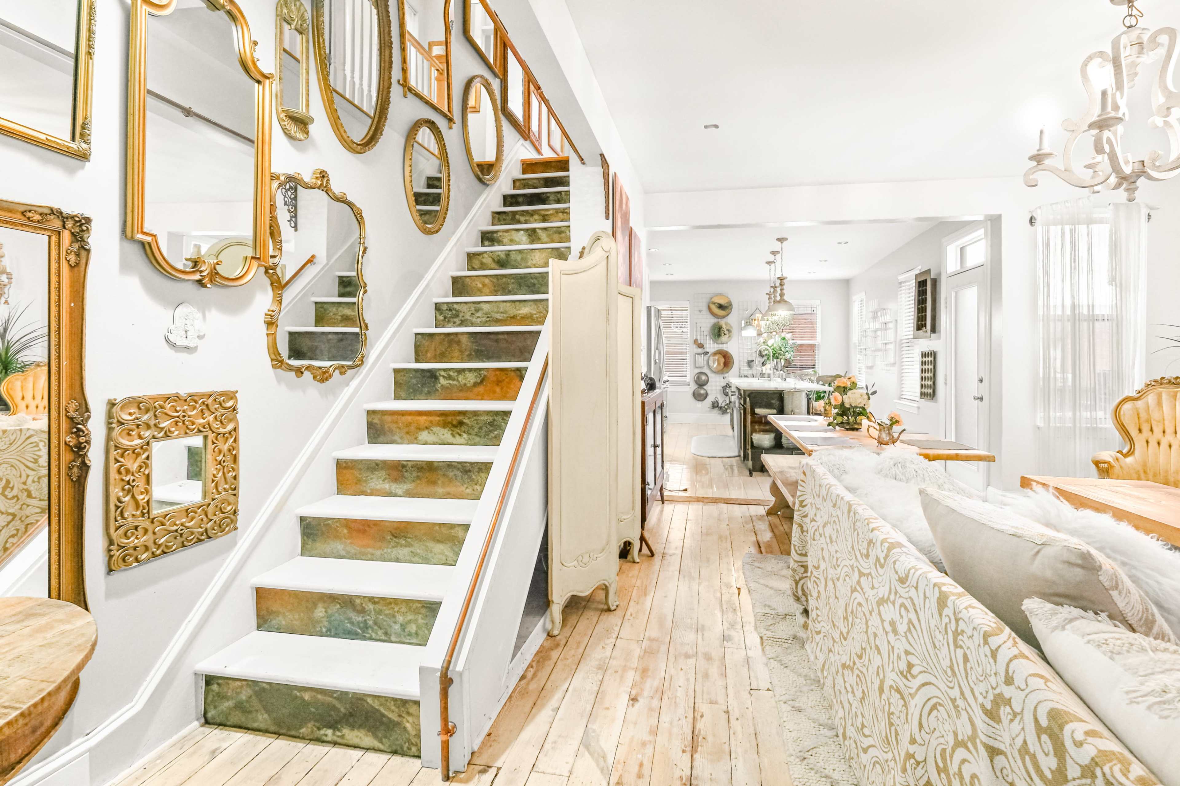Intimate Open Concept Venue with Decoration Packages: Celebrate in Style ! Image in East Allegheny, Pittsburgh, PA