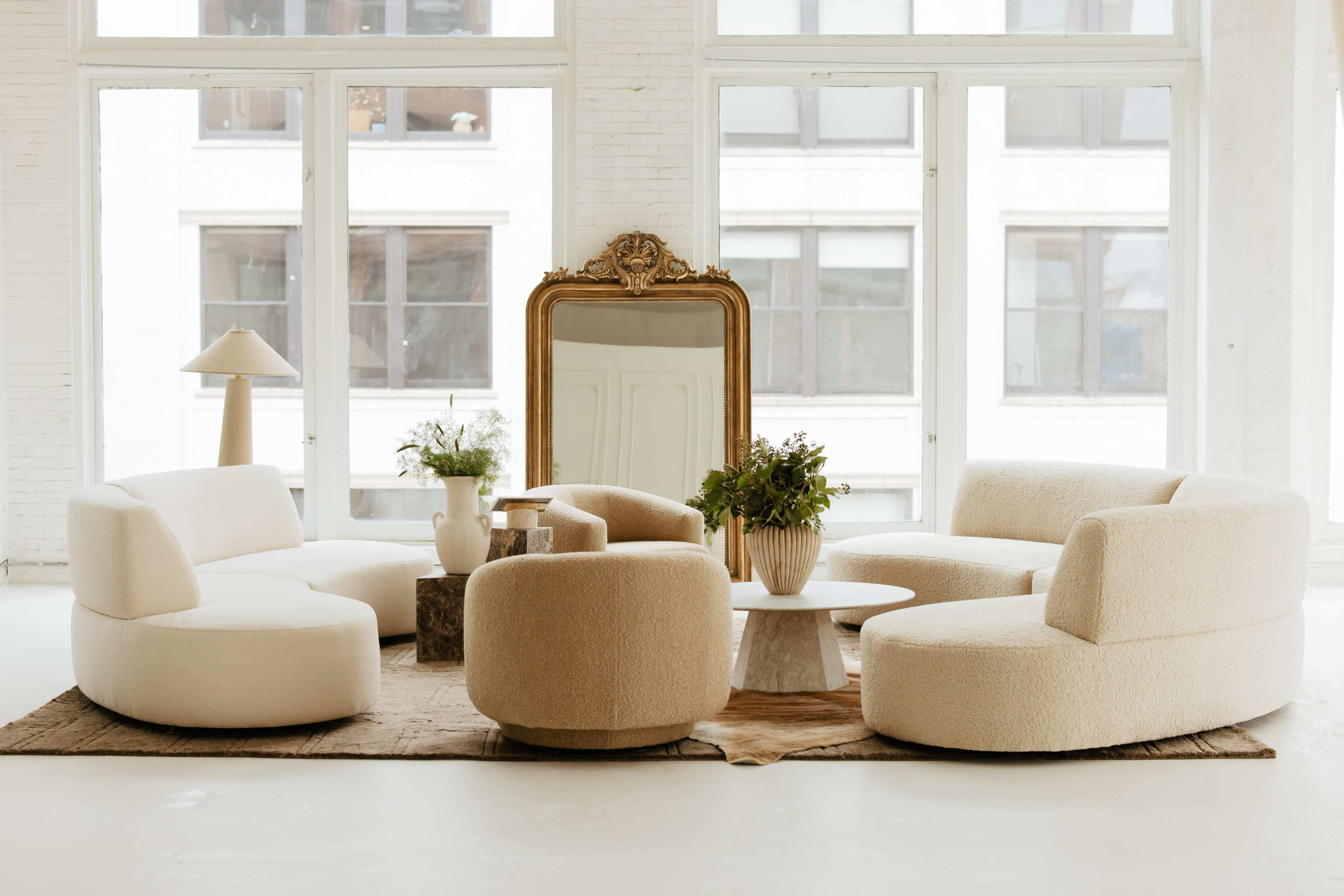 Beautiful Daylight Studio with Dreamy Light & Full Blackout Capabilities Image in Near South Side, Chicago, IL