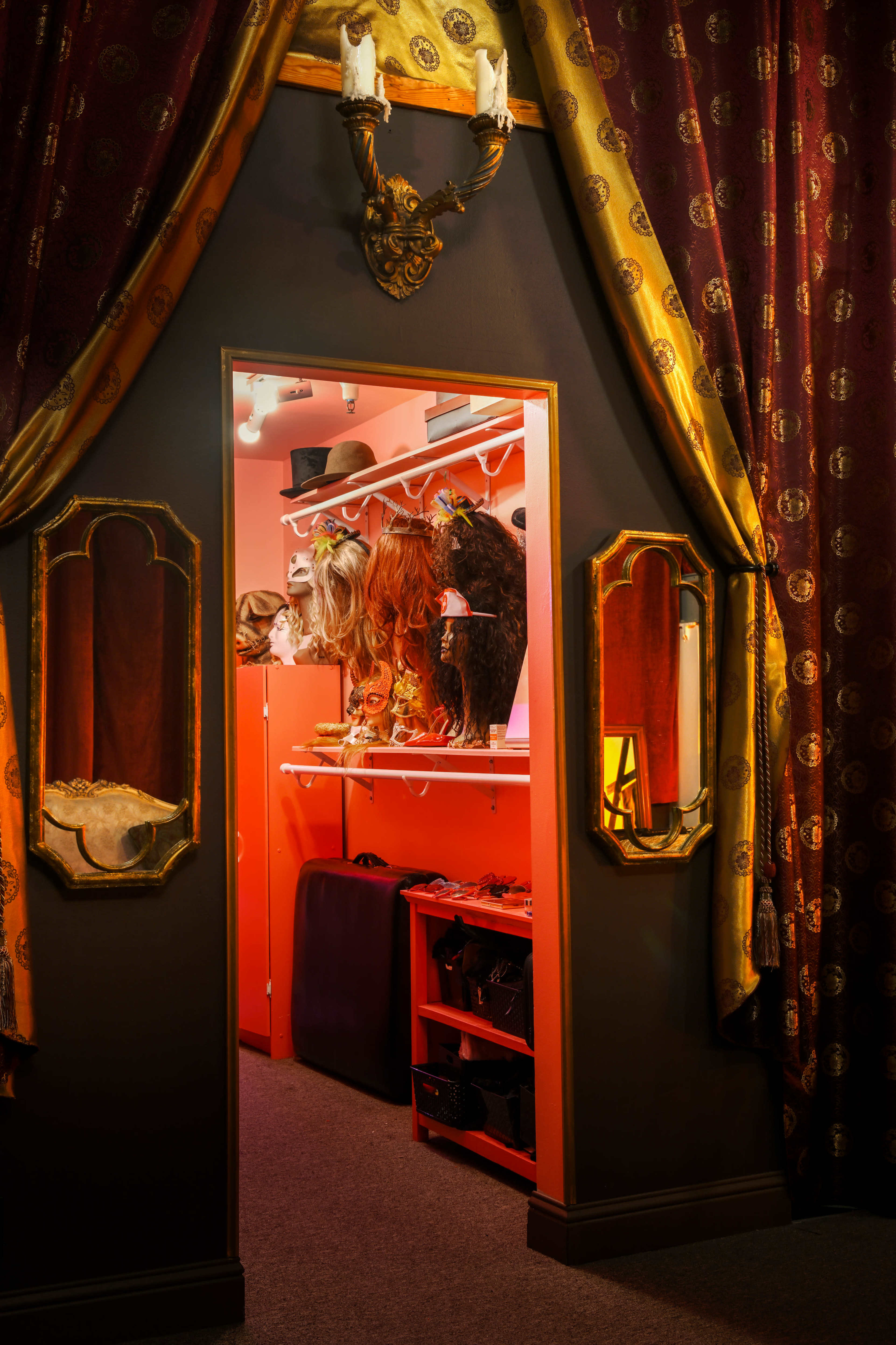 Vintage Luxury Boudoir studio with panoramic windows and multiple sets Image in Emeryville, Emeryville, CA