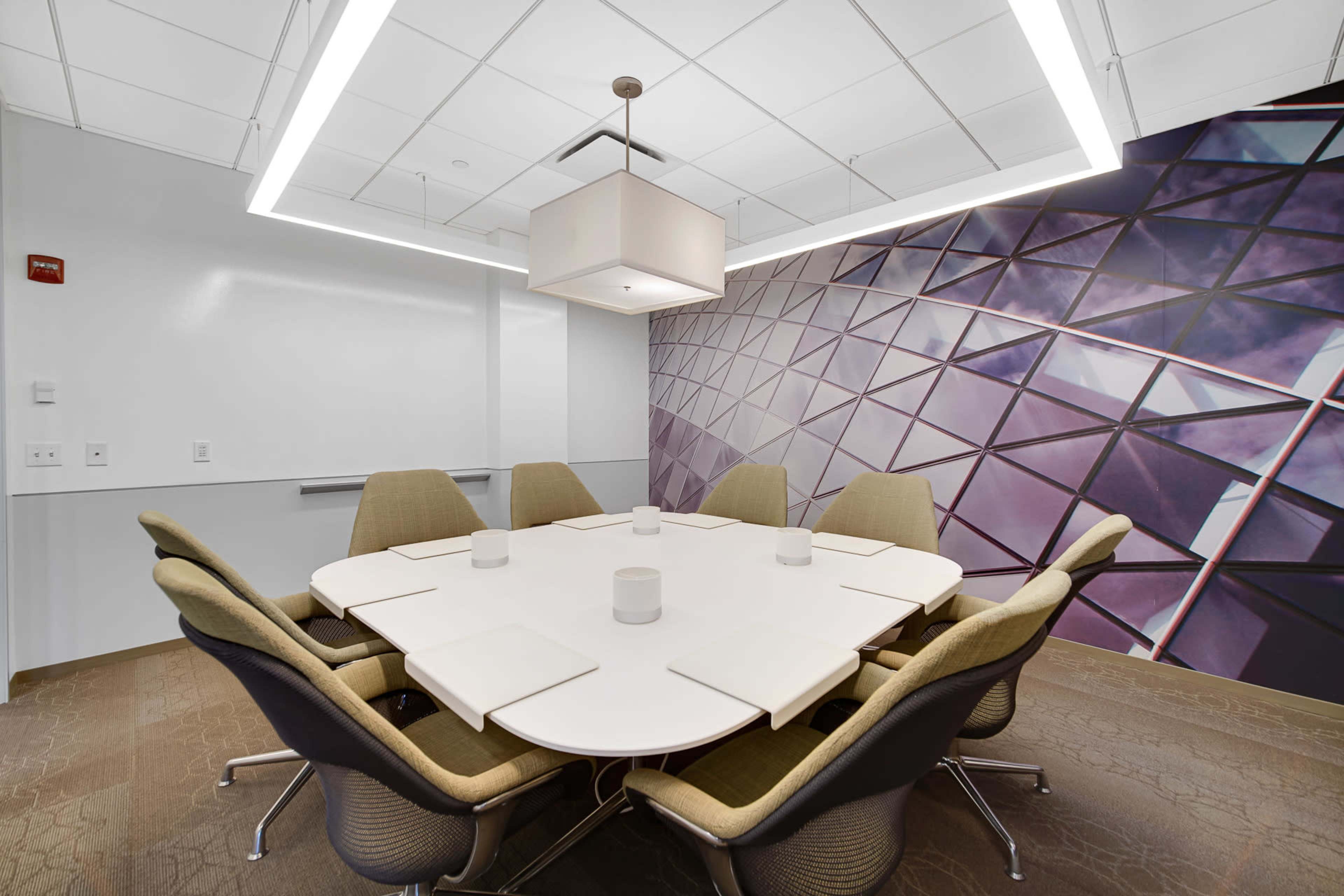 Executive Huddle Room Image in Schaumburg Township, Schaumburg, IL