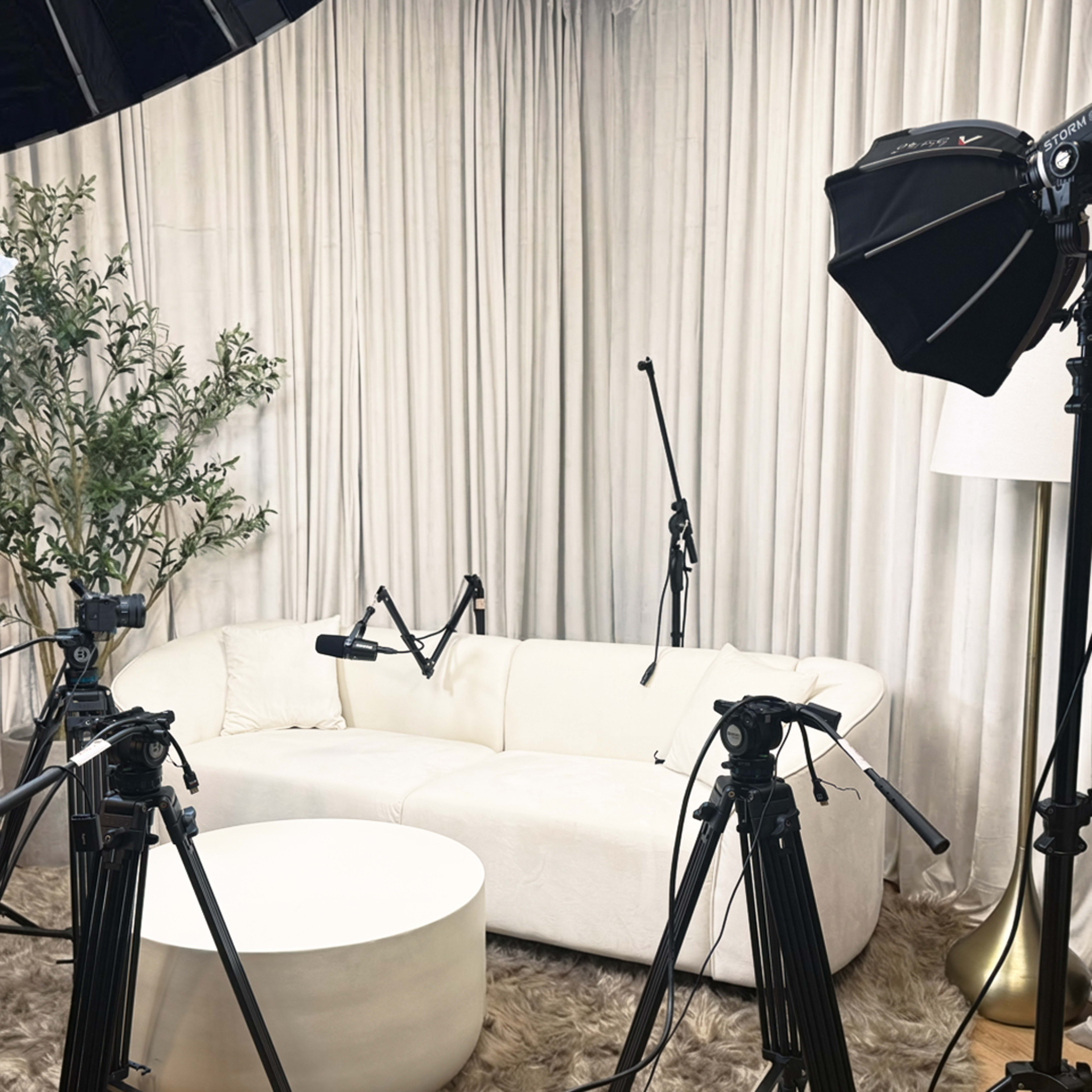 Podcast Studio Image in Woodland Hills, Woodland Hills, CA