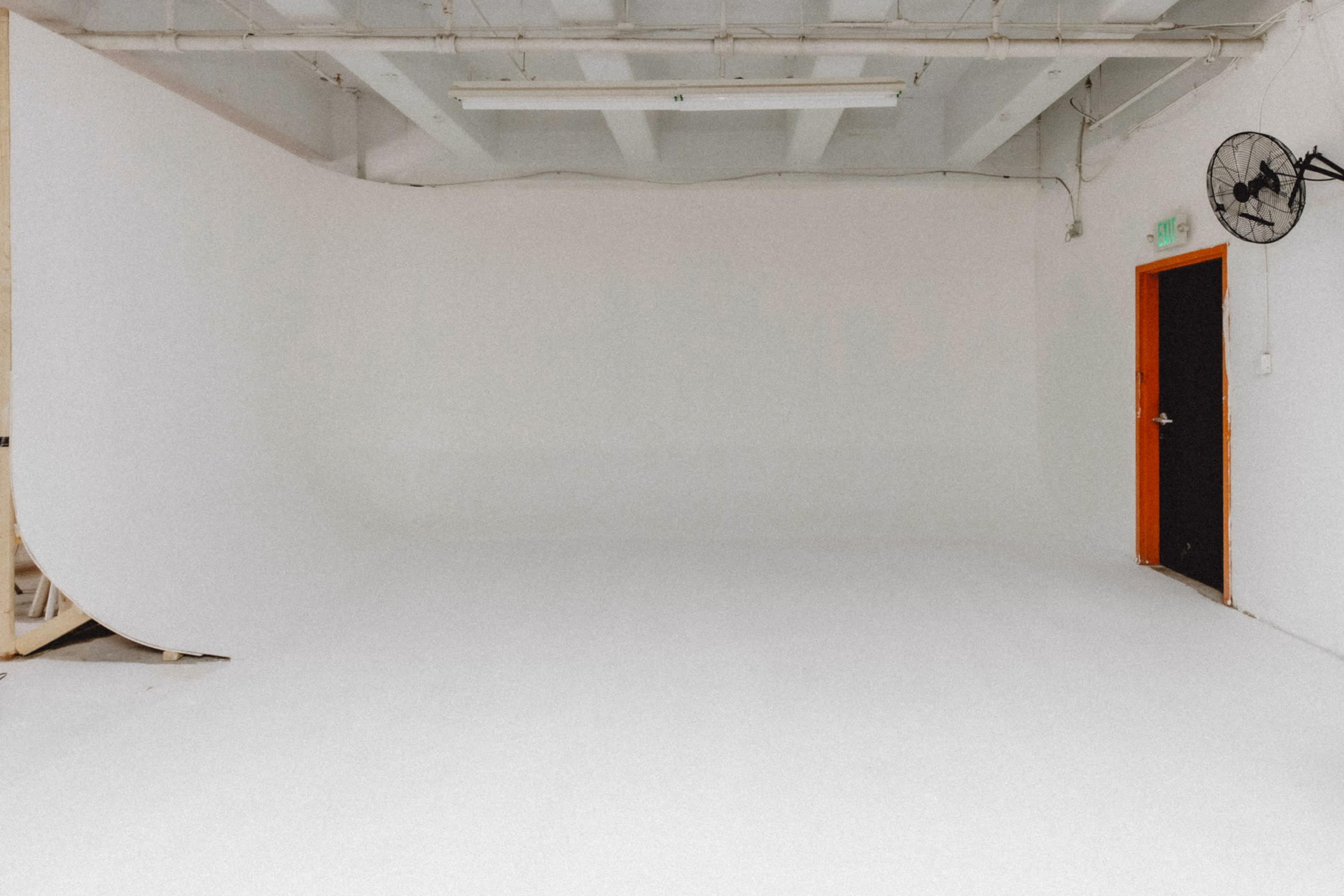 Industrial Loft with Cyc Wall & Flexible Sets Image in Dundalk, Baltimore, MD