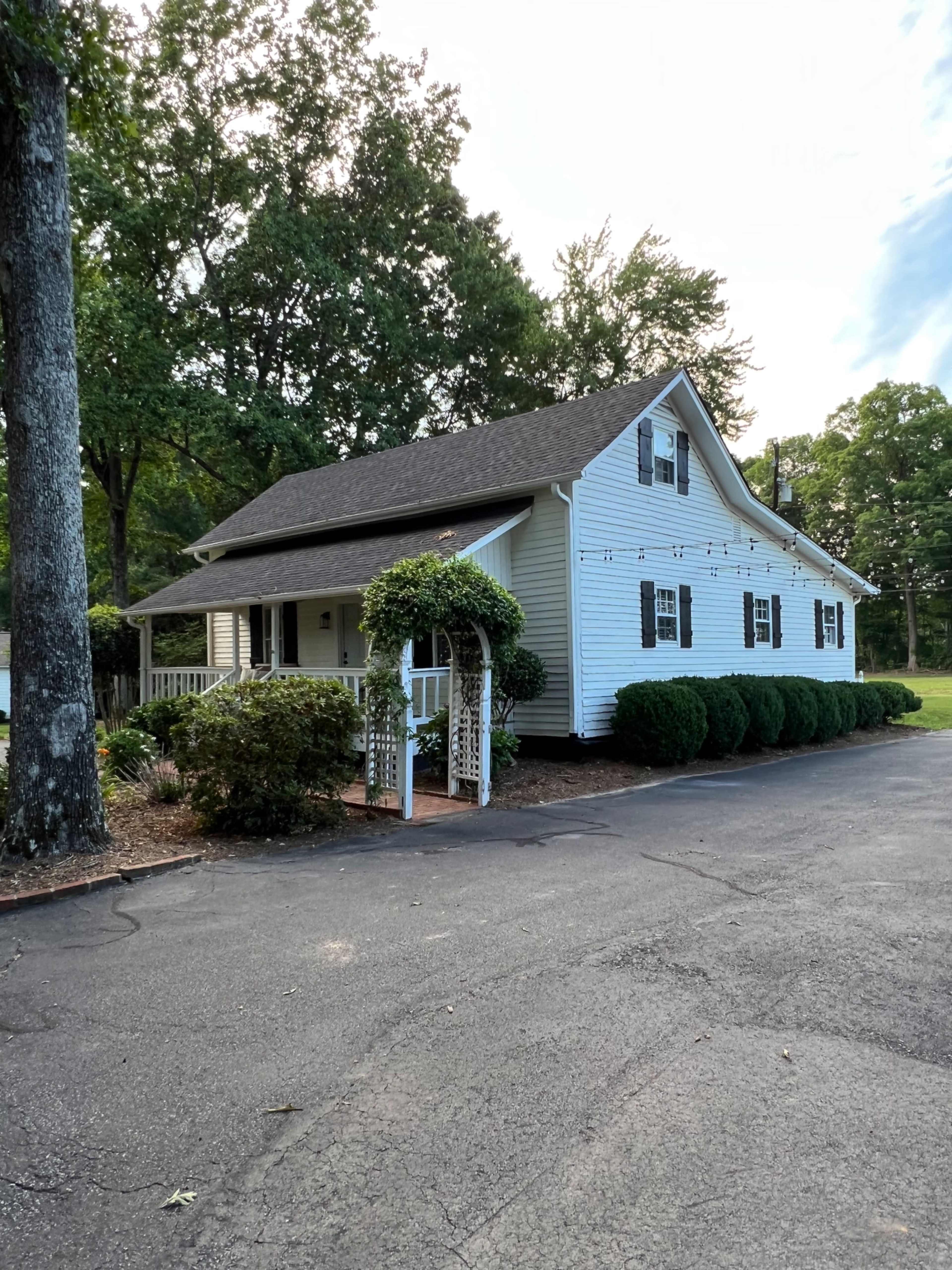 Twenty Acre Country Estate Image in , Greer, SC