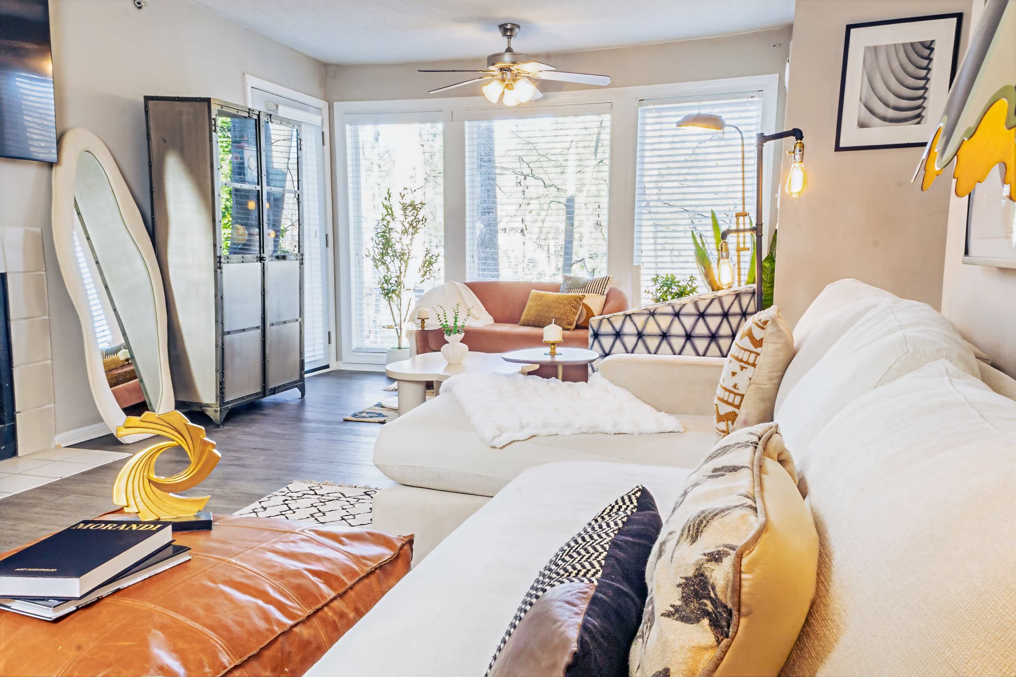 Bright Modern Alpharetta Apartment Near Avalon & Downtown for Photo & Video Shoots Image in Alpharetta, Alpharetta, GA
