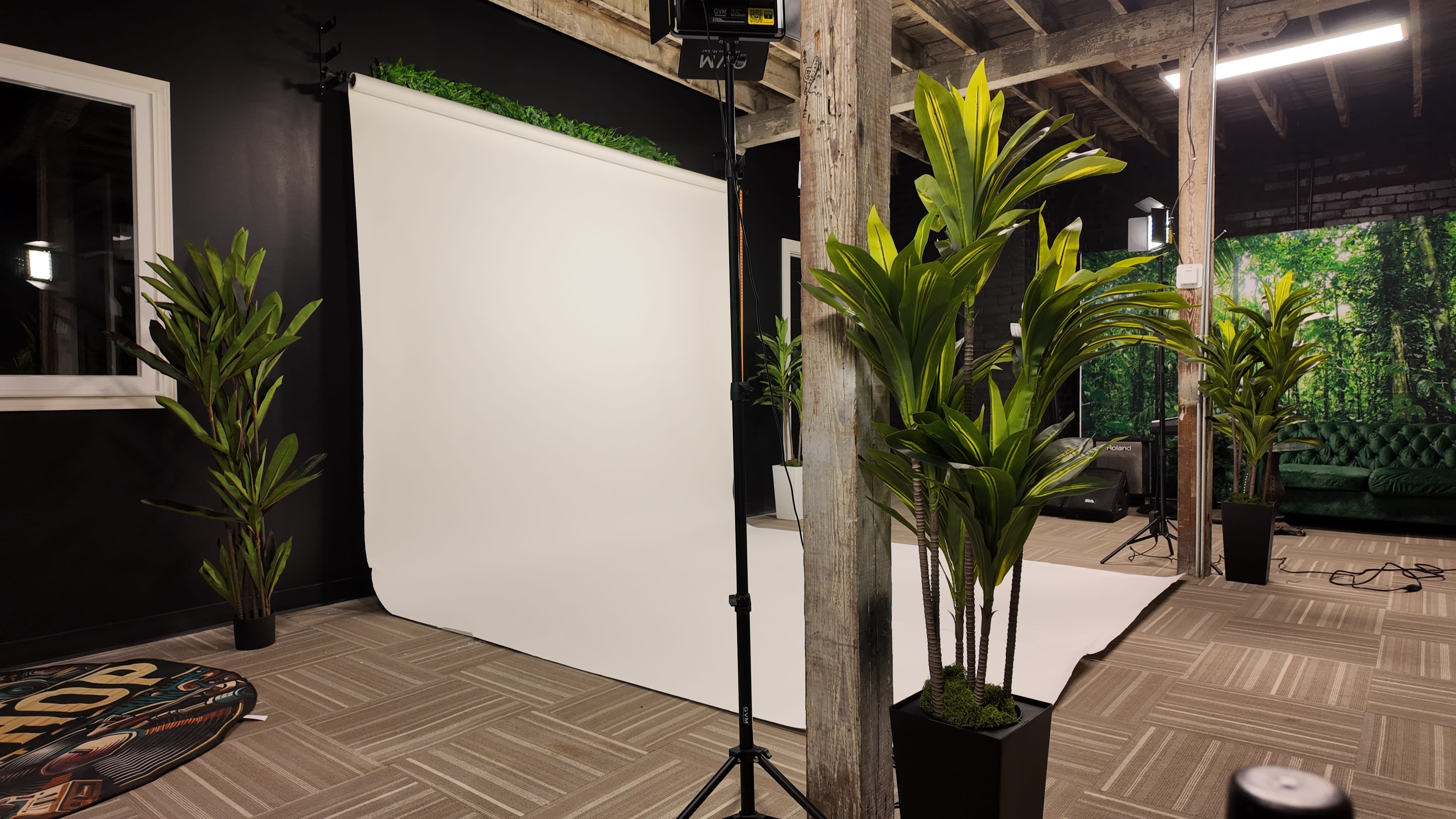 Creators Lounge Photography Studio Image in Franklin Park, Columbus, OH