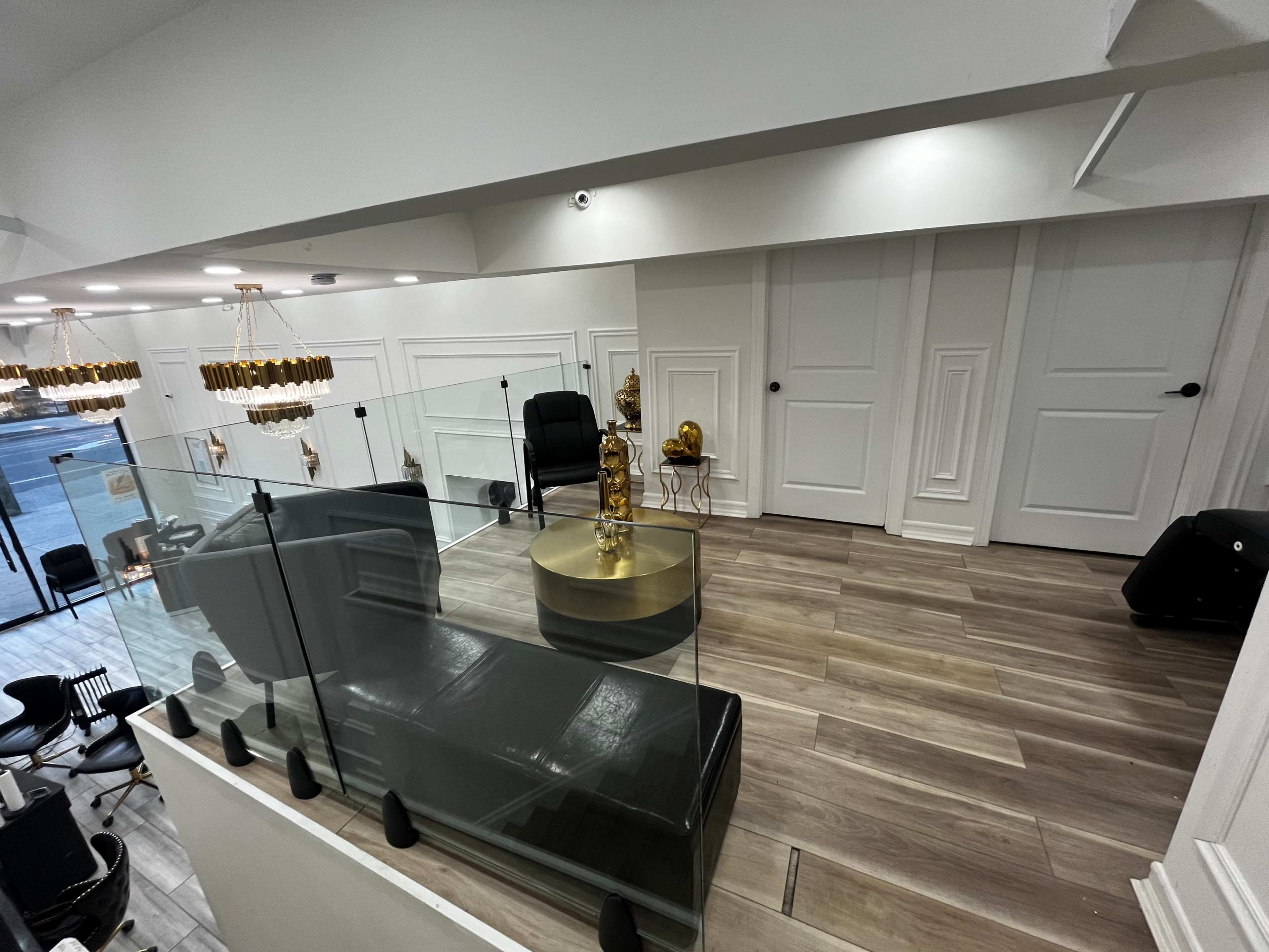 Meeting Space Loft in Peaceful, Elegant Salon Image in East Bronx, Bronx, NY