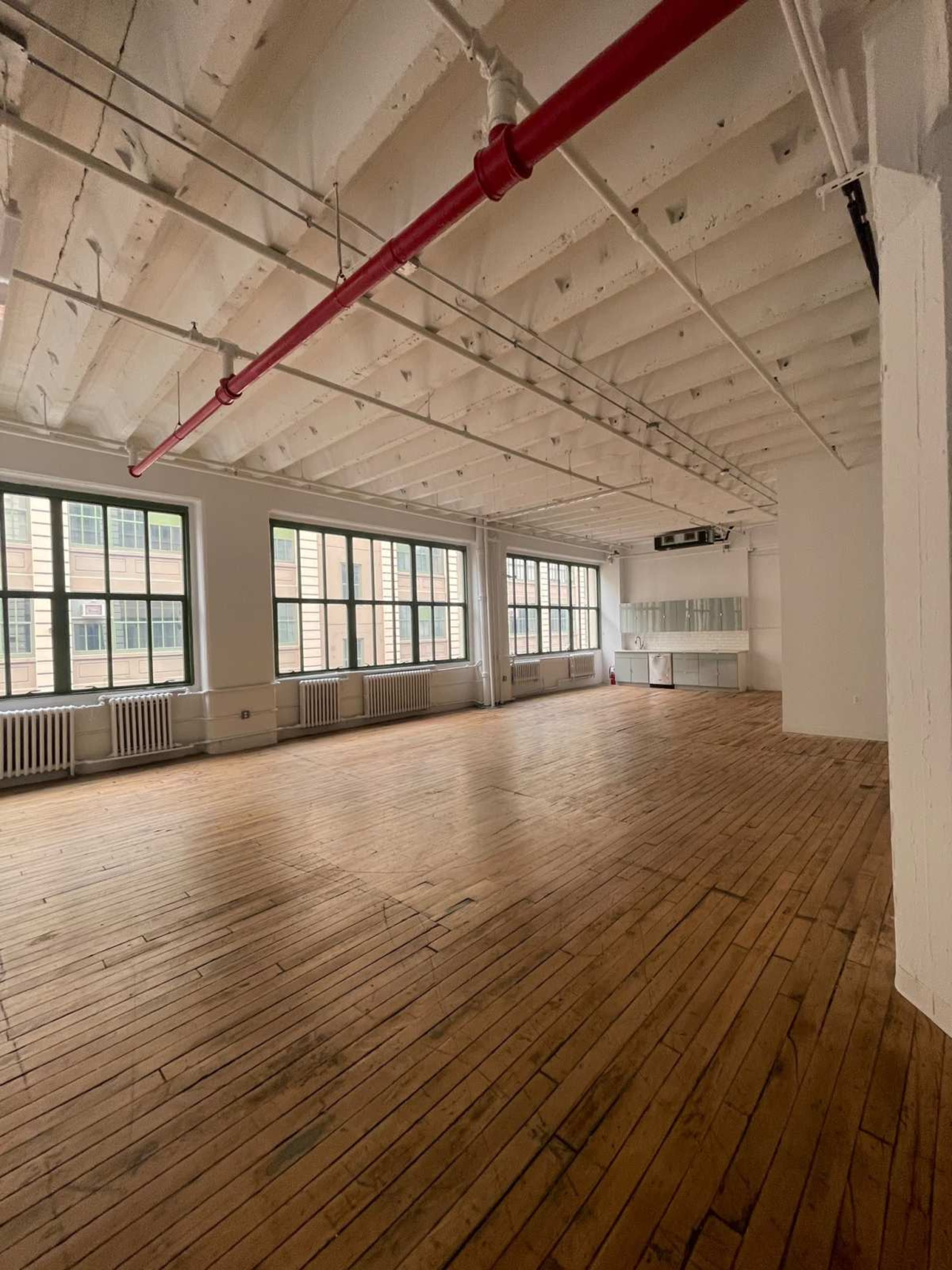 Industry City Brooklyn large beautiful film and green screen space Image in Sunset Park, Brooklyn, NY