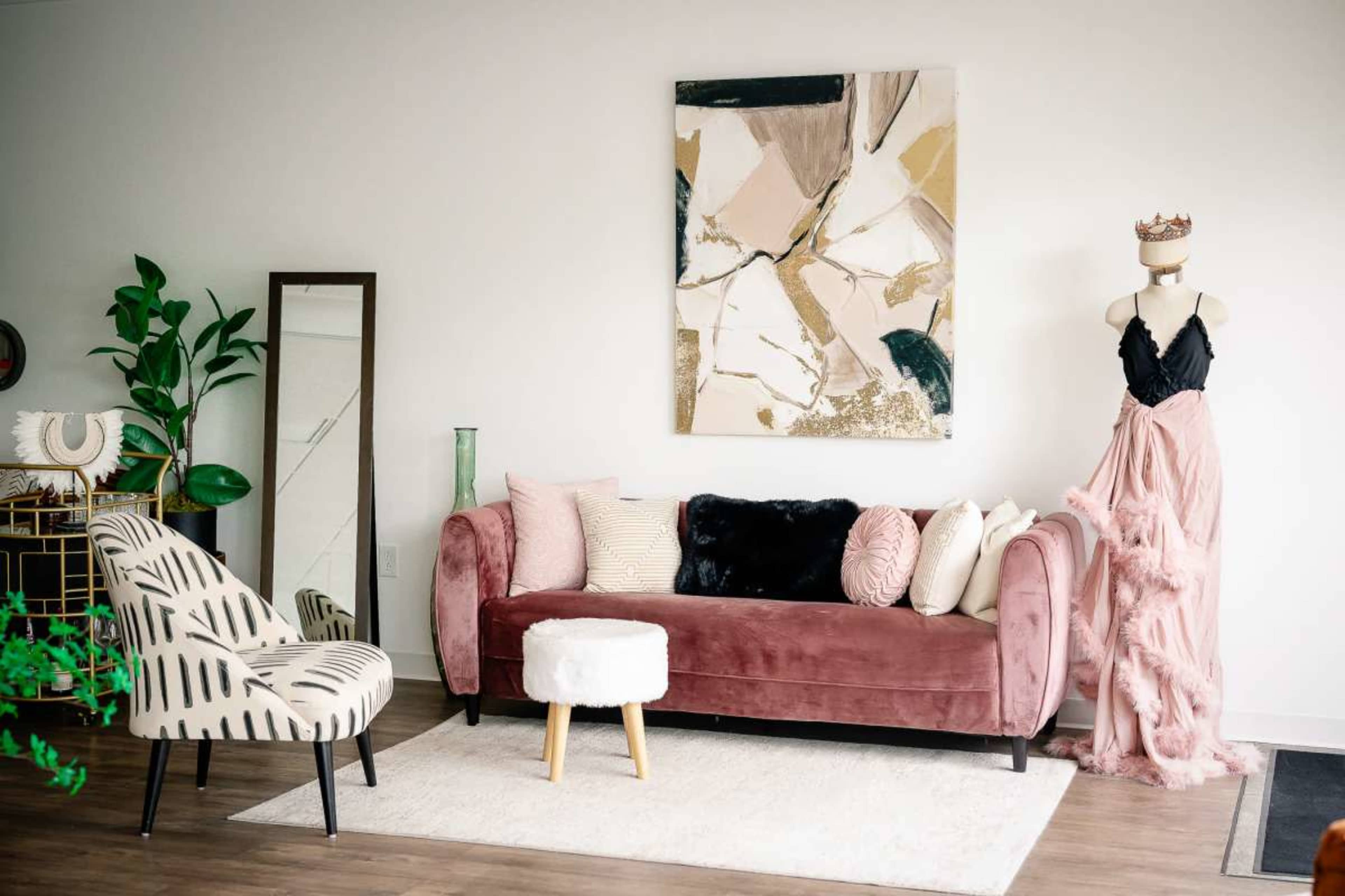 Spacious Bright Photo studio rental with natural light and off camera flash Image in West Hartford, West Hartford, CT