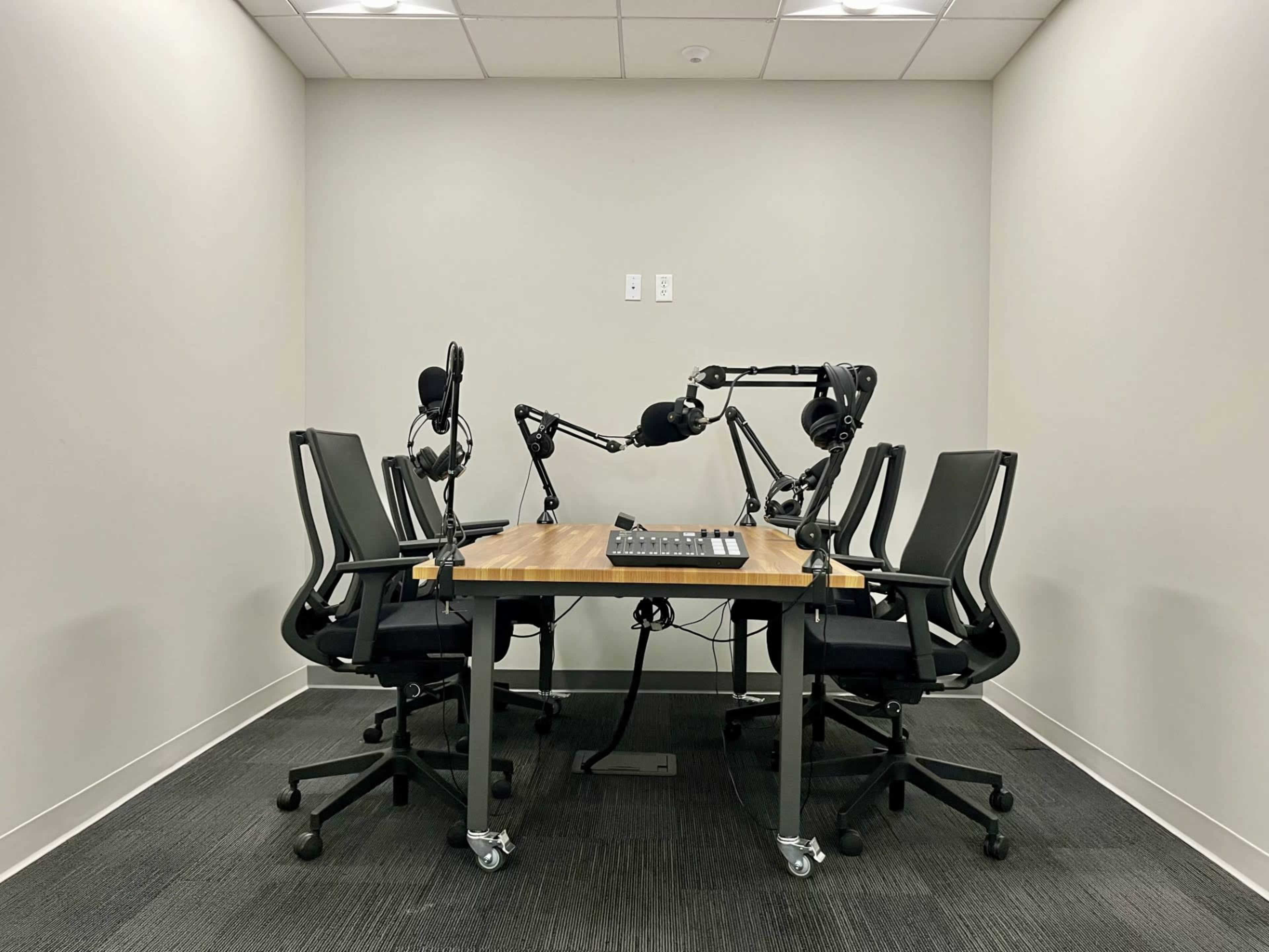 Greenwood Village DTC Modern and Private Podcast Studio Image in Greenwood Village, Greenwood Village, CO