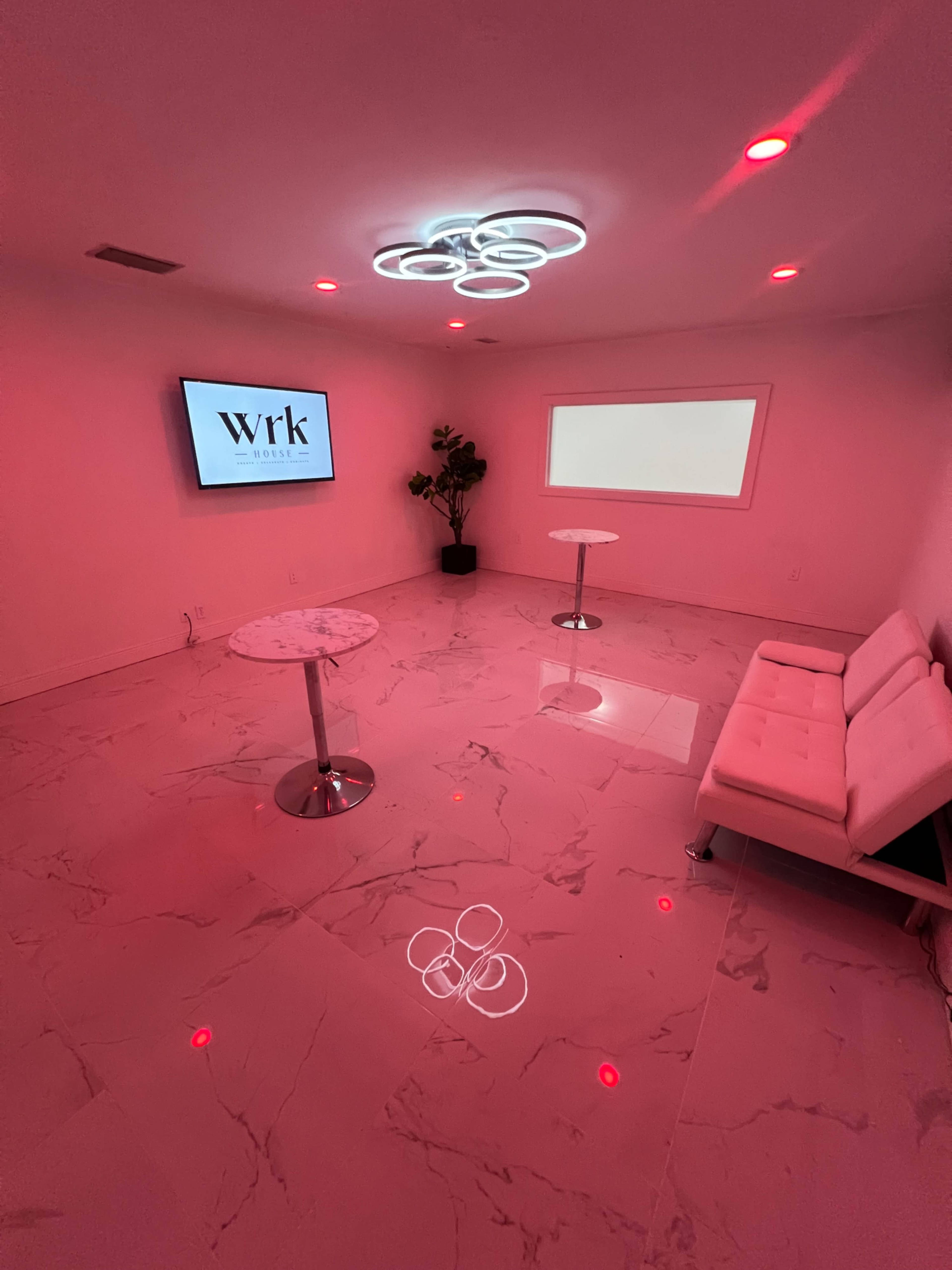 Modern Luxe Blank Canvas Image in Plantation, Plantation, FL