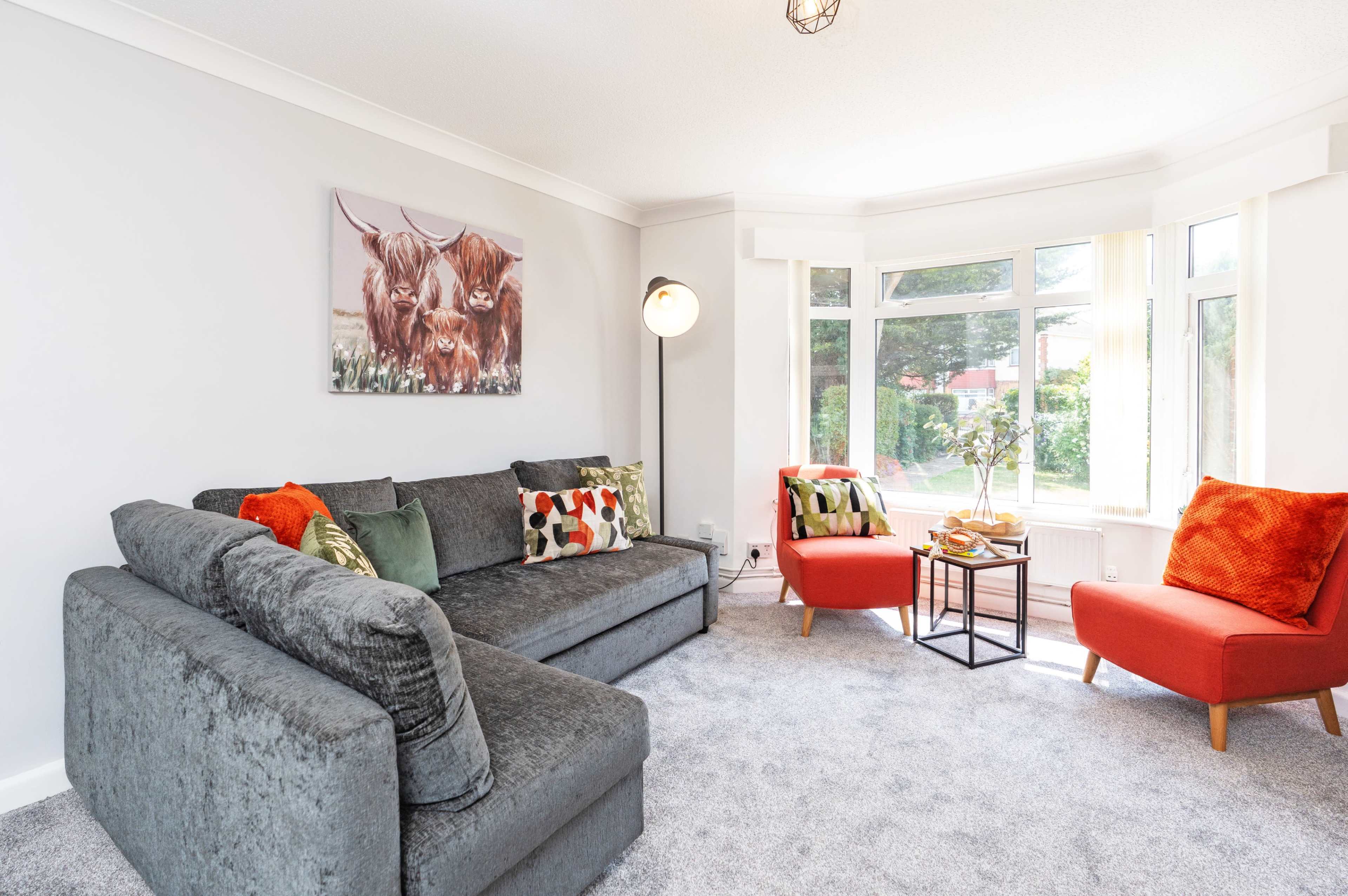 Drayton Manor - 3BR Modern Spacious House - Autumn Special Offer! Image in Drayton, Portsmouth, ENG