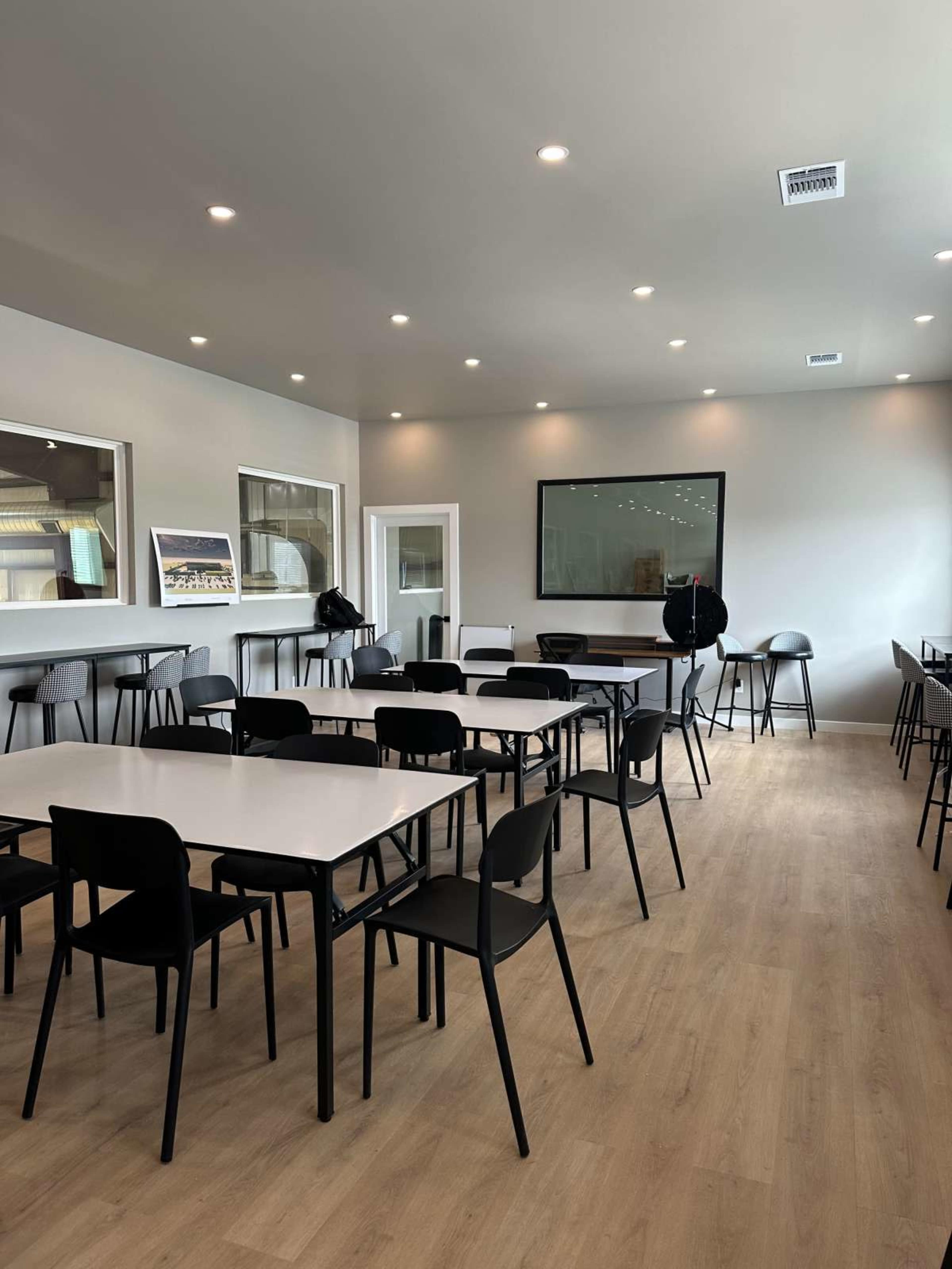 The Mezzanine Office Suite Image in , Austin, TX