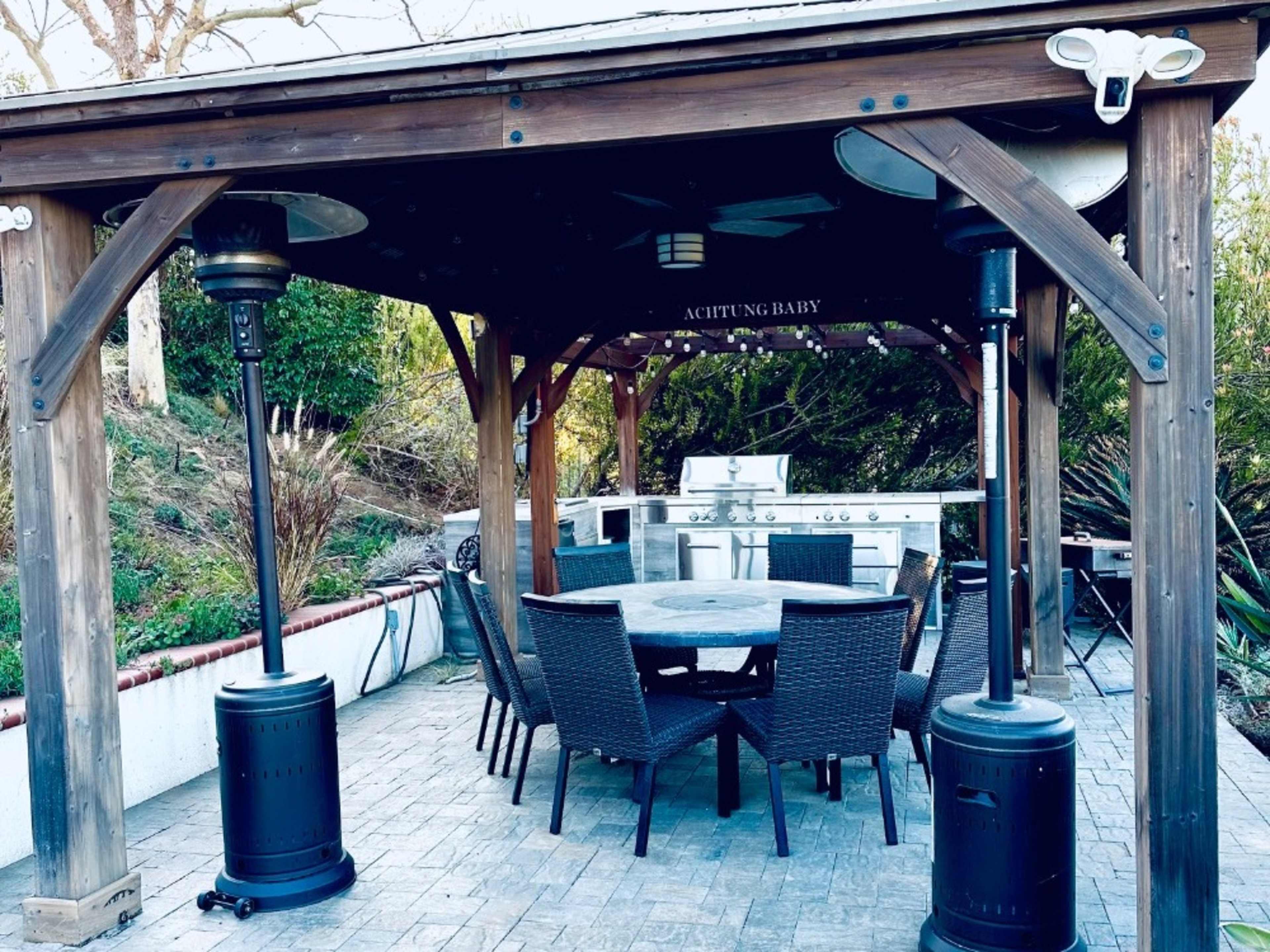 Outdoor Kitchen & Dining Area